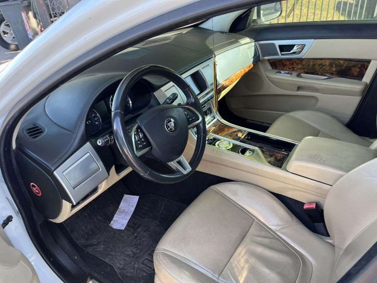 2014 WHITE JAGUAR XF-SERIES XF Supercharged (SAJWA0EX6E8) with an 5.0L V8 DOHC 32V SUPERCHARGED engine, AUTOMATIC transmission, located at 2303 West Mt. Houston, Houston, 77038, (281) 507-3956, 29.771597, -95.339569 - Photo#2