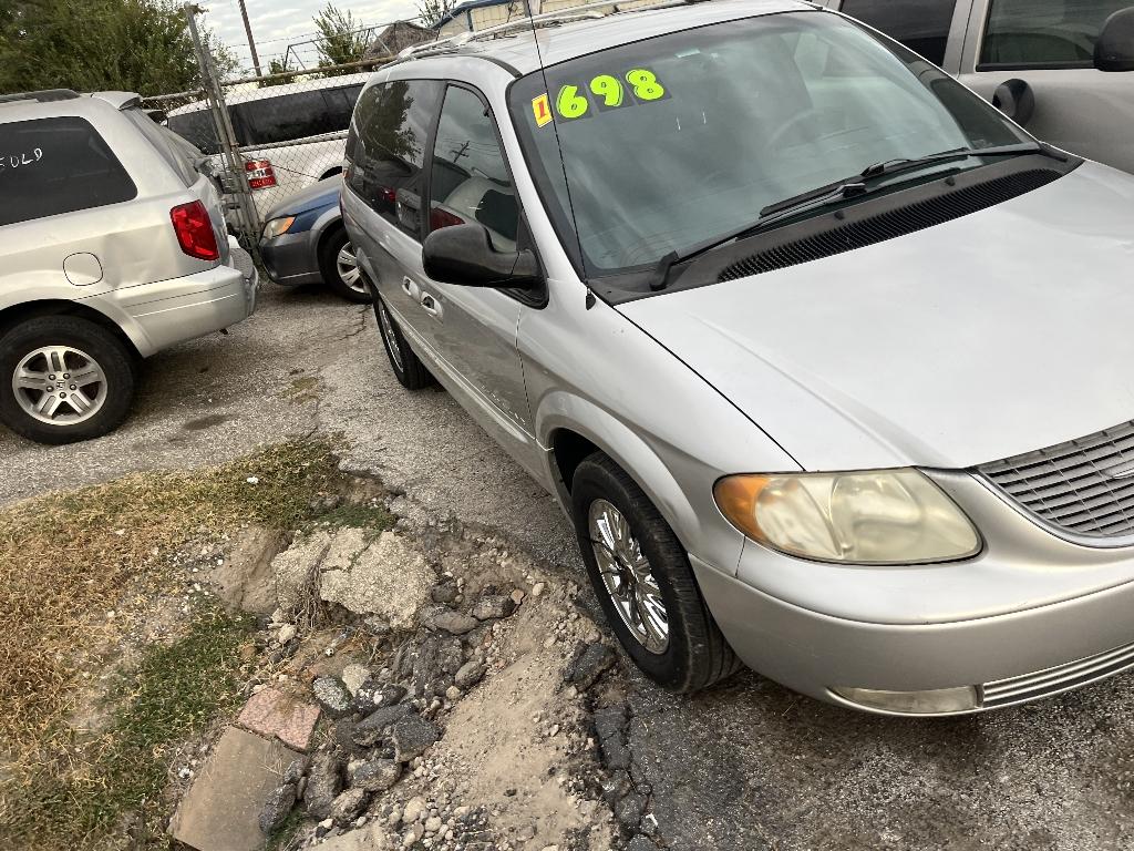 photo of 2001 CHRYSLER TOWN  and  COUNTRY Limited
