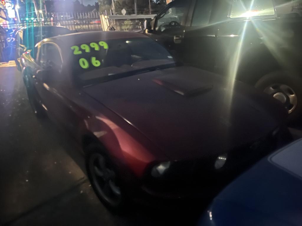photo of 2006 FORD MUSTANG GT Deluxe Coupe