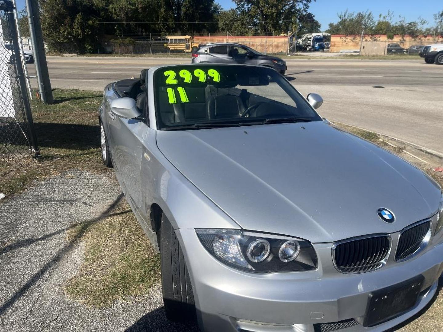 2011 GRAY BMW 1-SERIES 128i Convertible (WBAUL7C52BV) with an 3.0L L6 DOHC 24V engine, AUTOMATIC transmission, located at 2303 West Mt. Houston, Houston, 77038, (281) 507-3956, 29.771597, -95.339569 - Photo#1