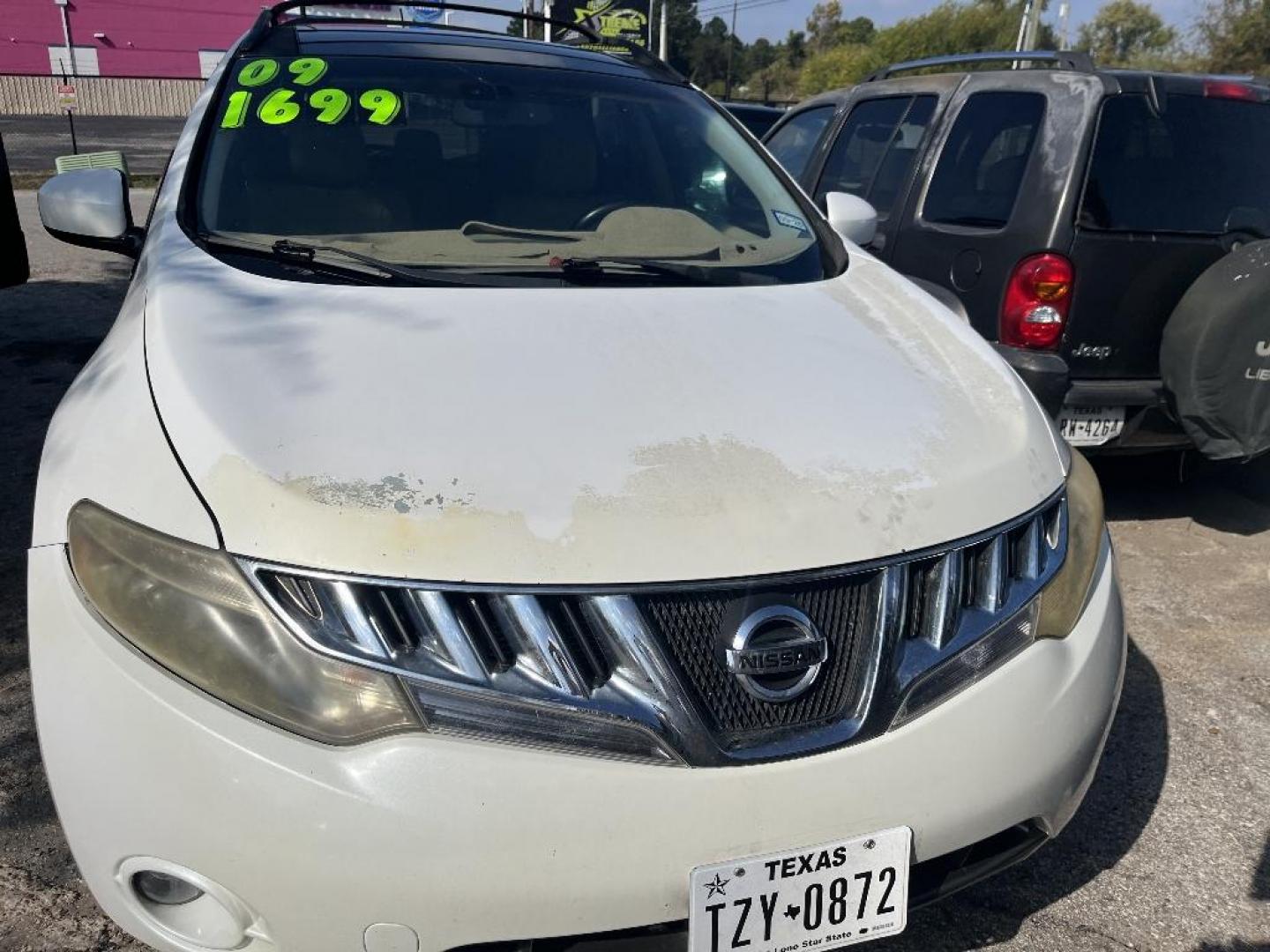2009 WHITE NISSAN MURANO S (JN8AZ18U59W) with an 3.5L V6 DOHC 24V engine, AUTOMATIC transmission, located at 2303 West Mt. Houston, Houston, 77038, (281) 507-3956, 29.771597, -95.339569 - Photo#1
