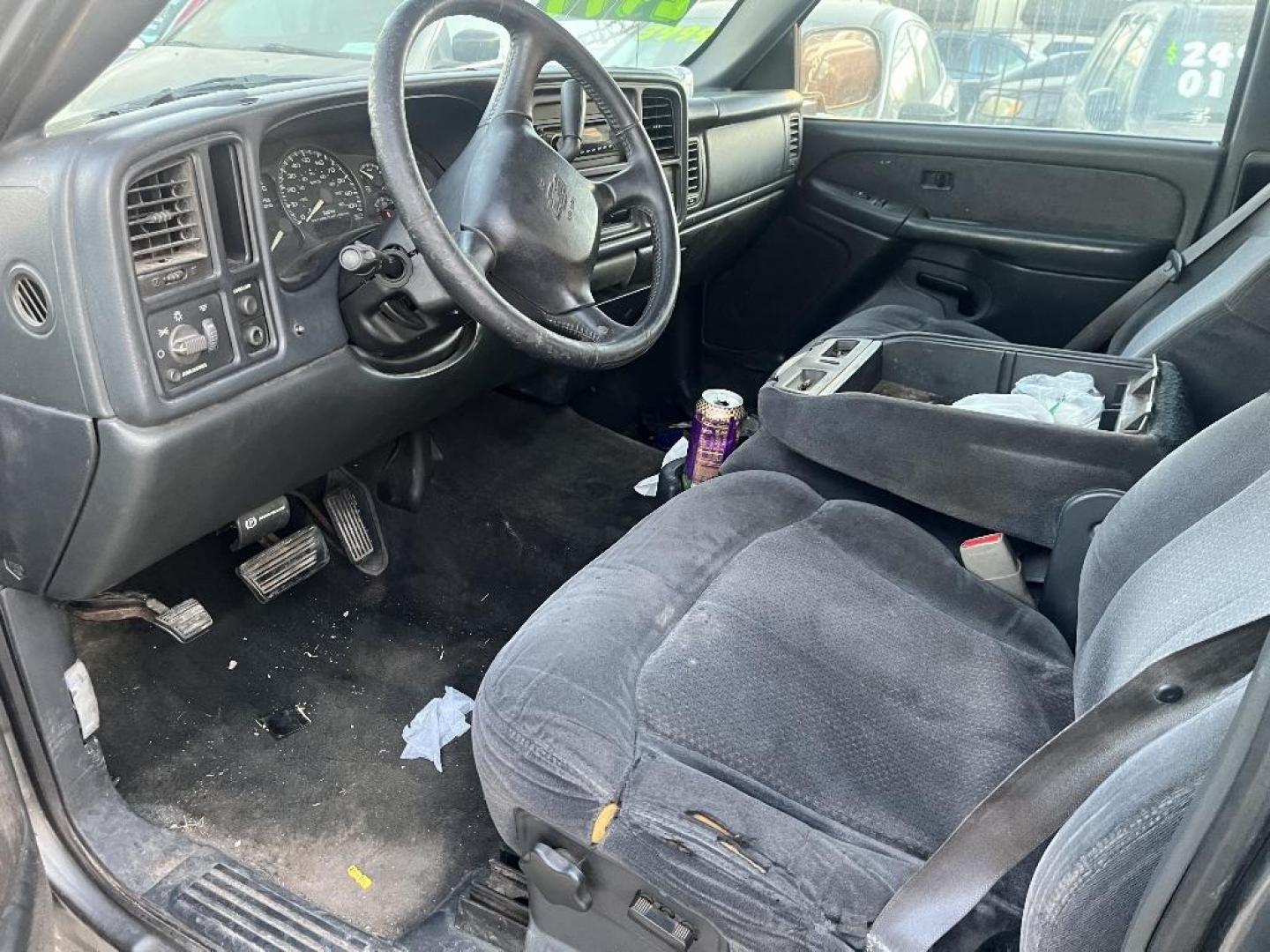 2001 GRAY CHEVROLET SILVERADO 1500 Ext. Cab Short Bed 2WD (2GCEC19T611) with an 5.3L V8 OHV 16V engine, AUTOMATIC transmission, located at 2303 West Mt. Houston, Houston, 77038, (281) 507-3956, 29.771597, -95.339569 - Photo#1