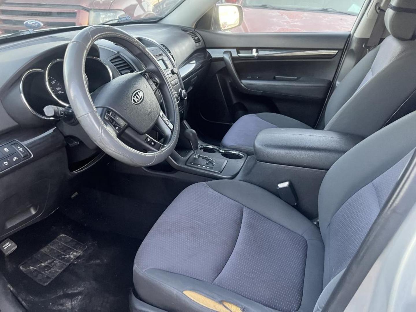 2012 GRAY KIA SORENTO LX 2WD (5XYKT3A62CG) with an 2.4L L4 DOHC 16V engine, AUTOMATIC transmission, located at 2303 West Mt. Houston, Houston, 77038, (281) 507-3956, 29.771597, -95.339569 - Photo#1