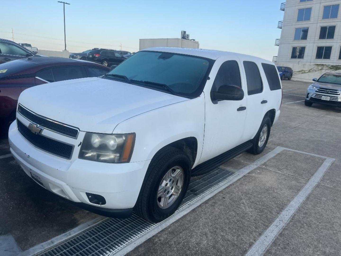 2008 WHITE CHEVROLET TAHOE 2WD - Police/Special Service (1GNEC03088R) with an 5.3L V8 OHV 16V FFV engine, AUTOMATIC transmission, located at 2303 West Mt. Houston, Houston, 77038, (281) 507-3956, 29.771597, -95.339569 - Photo#0