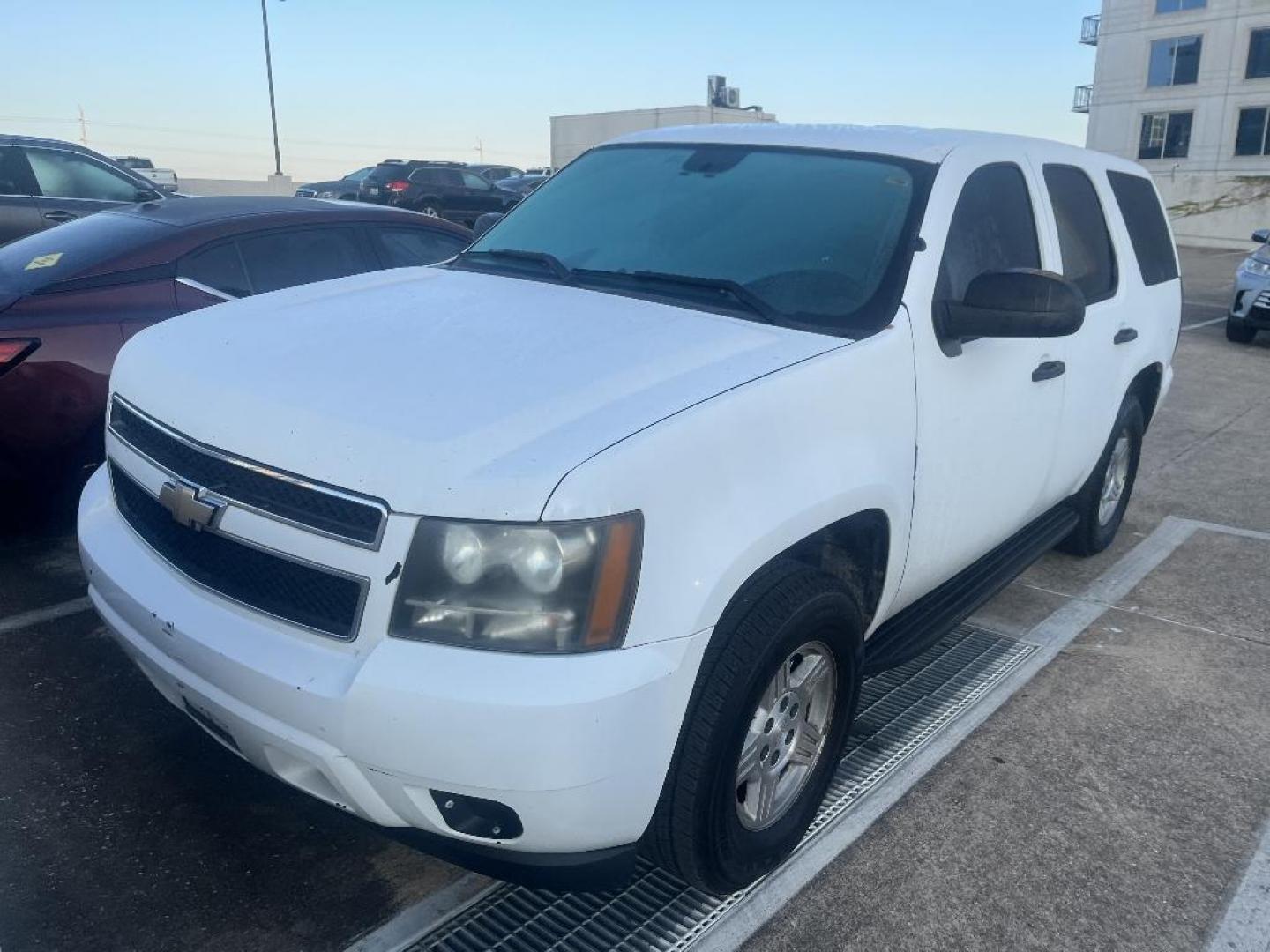 2008 WHITE CHEVROLET TAHOE 2WD - Police/Special Service (1GNEC03088R) with an 5.3L V8 OHV 16V FFV engine, AUTOMATIC transmission, located at 2303 West Mt. Houston, Houston, 77038, (281) 507-3956, 29.771597, -95.339569 - Photo#3