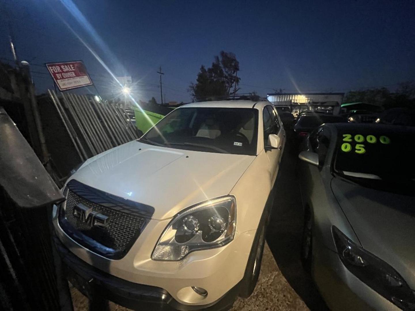 2010 WHITE GMC ACADIA SLT-1 FWD (1GKLRMED0AJ) with an 3.6L V6 DOHC 24V engine, AUTOMATIC transmission, located at 2303 West Mt. Houston, Houston, 77038, (281) 507-3956, 29.771597, -95.339569 - Photo#1