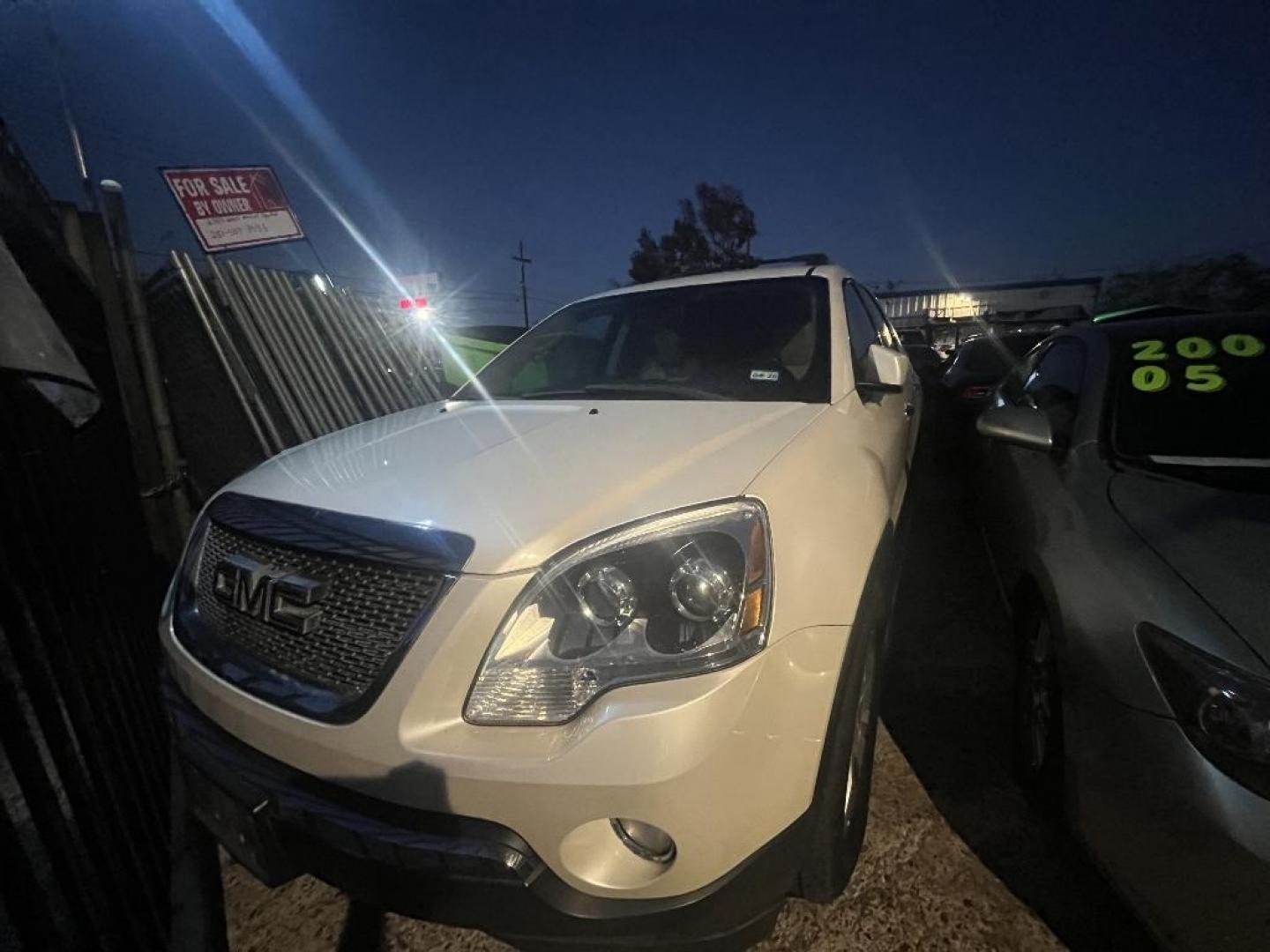 2010 WHITE GMC ACADIA SLT-1 FWD (1GKLRMED0AJ) with an 3.6L V6 DOHC 24V engine, AUTOMATIC transmission, located at 2303 West Mt. Houston, Houston, 77038, (281) 507-3956, 29.771597, -95.339569 - Photo#2