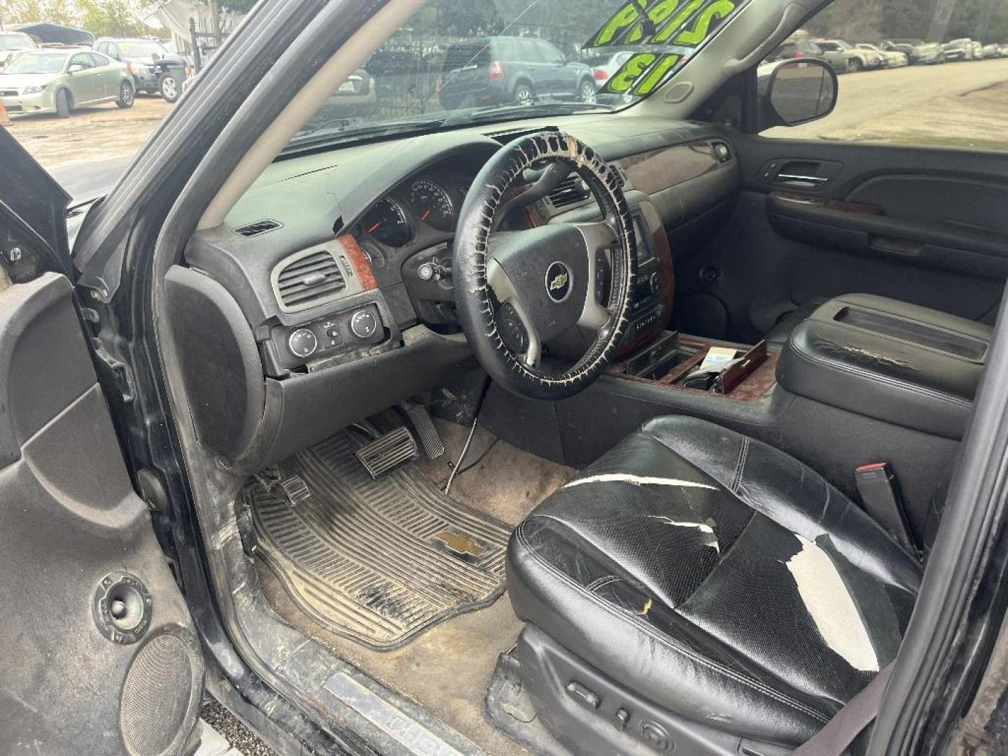 2013 BLACK CHEVROLET TAHOE LTZ 4WD (1GNSKCE04DR) with an 5.3L V8 OHV 16V FFV engine, AUTOMATIC transmission, located at 2303 West Mt. Houston, Houston, 77038, (281) 507-3956, 29.771597, -95.339569 - Photo#2