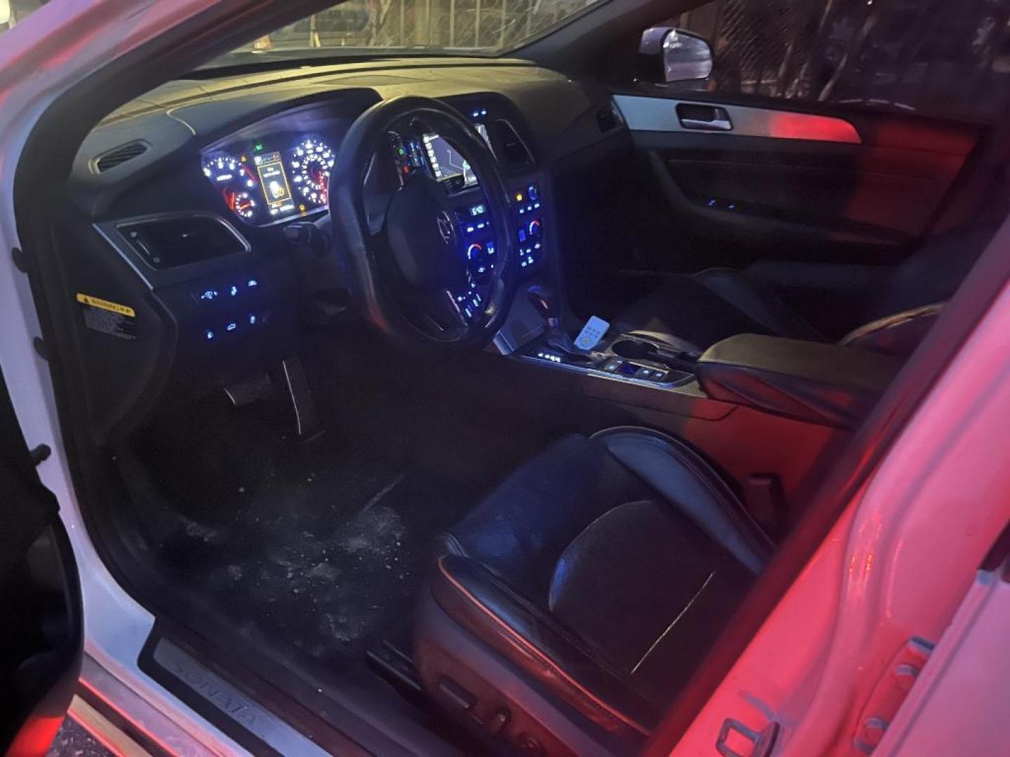 2015 WHITE HYUNDAI SONATA Sport 2.0T (5NPE34AB5FH) with an 2.0L L4 DOHC 16V TURBO engine, AUTOMATIC transmission, located at 2303 West Mt. Houston, Houston, 77038, (281) 507-3956, 29.771597, -95.339569 - Photo#2