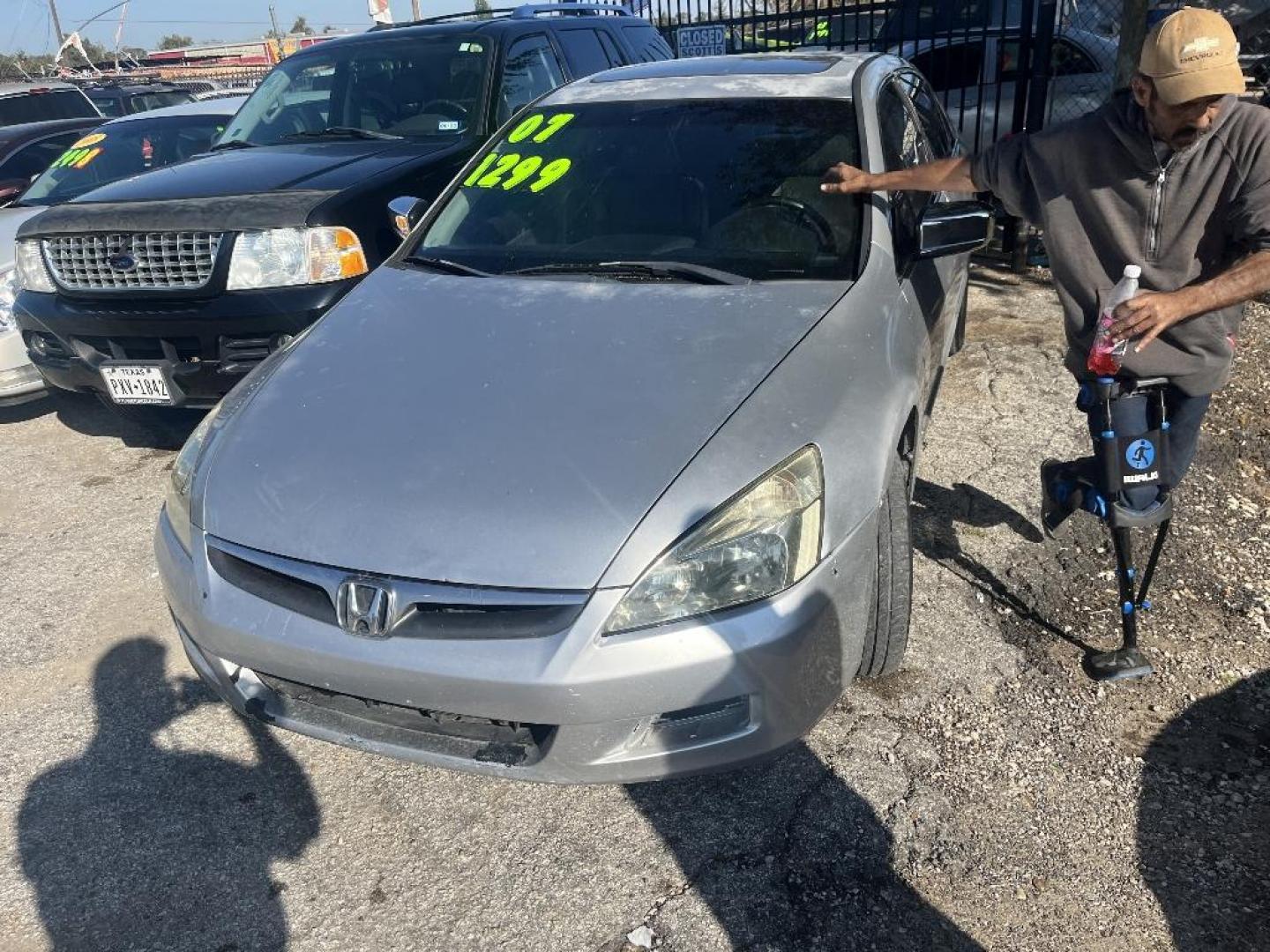 2007 GRAY HONDA ACCORD EX-L V-6 Sedan AT (1HGCM66577A) with an 3.0L V6 SOHC 24V engine, AUTOMATIC transmission, located at 2303 West Mt. Houston, Houston, 77038, (281) 507-3956, 29.771597, -95.339569 - Photo#2