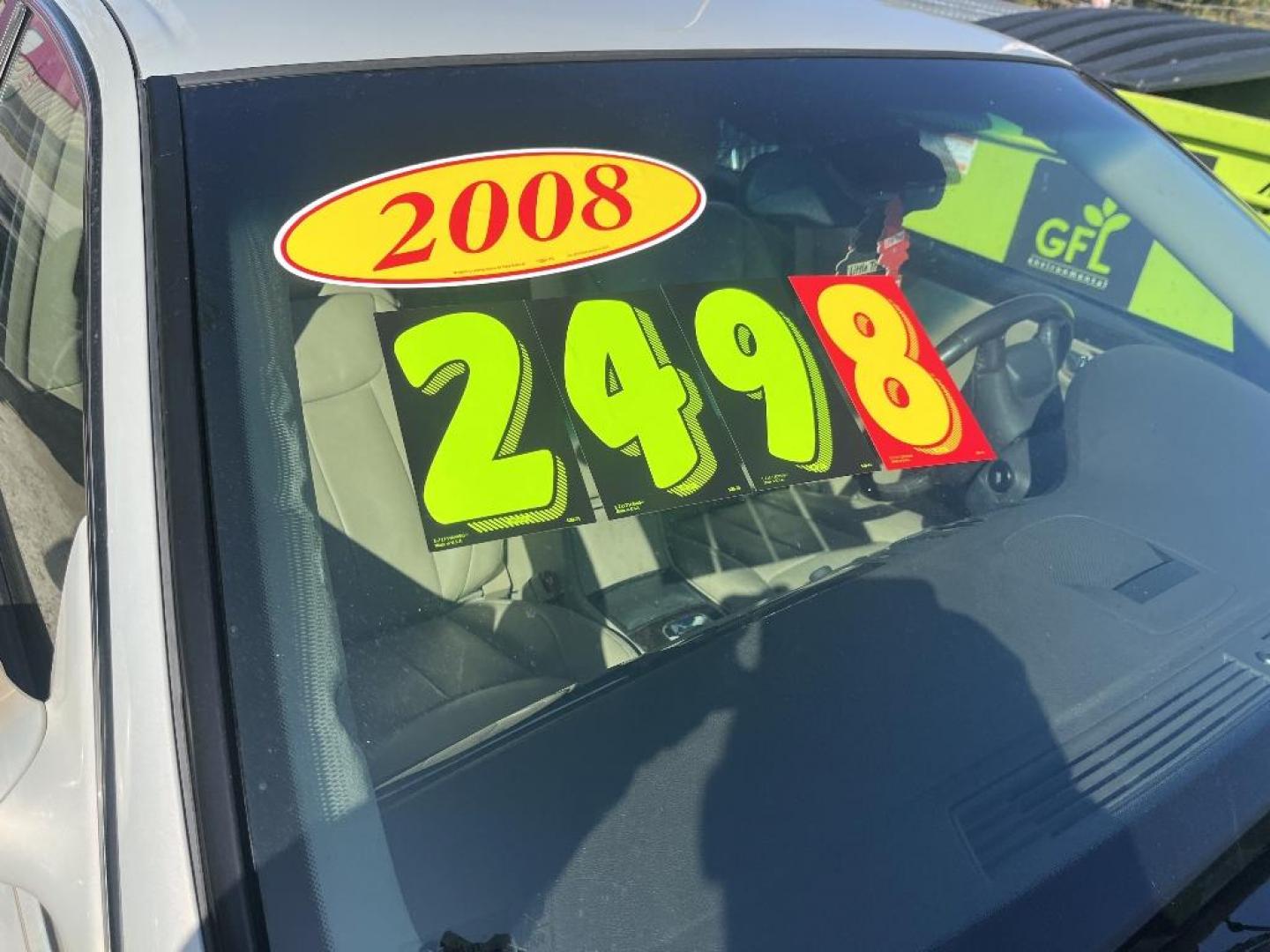 2008 WHITE CADILLAC DTS Luxury III (1G6KD57Y68U) with an 4.6L V8 DOHC 32V engine, AUTOMATIC transmission, located at 2303 West Mt. Houston, Houston, 77038, (281) 507-3956, 29.771597, -95.339569 - Photo#2