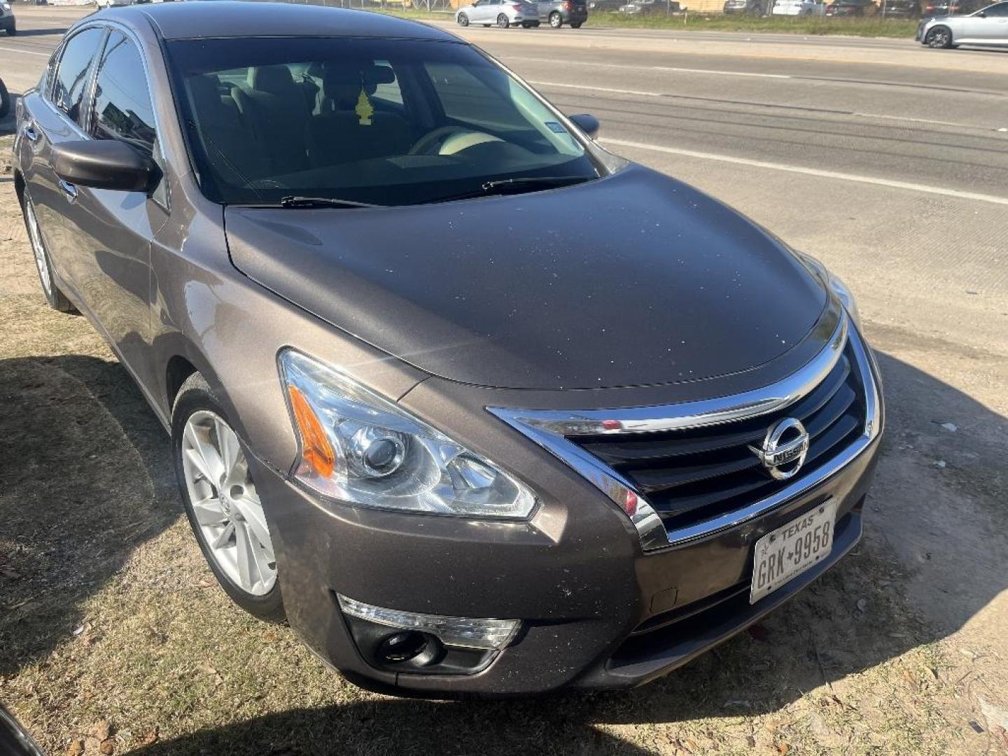 2015 BROWN NISSAN ALTIMA 2.5 S (1N4AL3AP9FC) with an 2.5L L4 DOHC 16V engine, AUTOMATIC transmission, located at 2303 West Mt. Houston, Houston, 77038, (281) 507-3956, 29.771597, -95.339569 - Photo#1