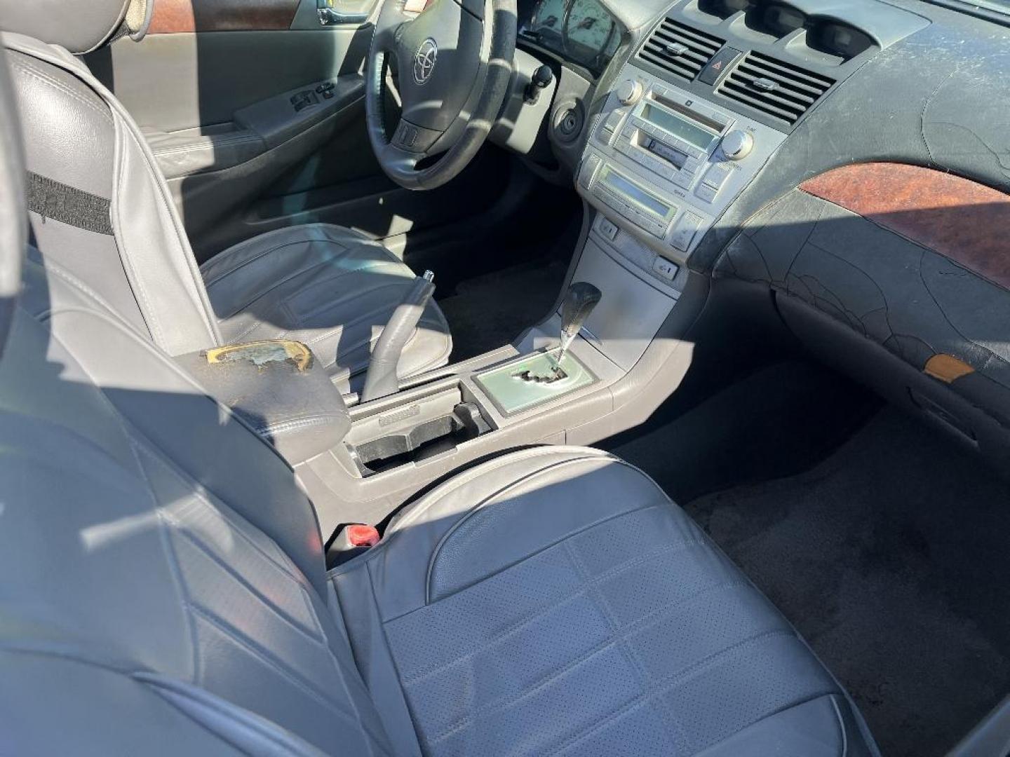 2006 BLUE TOYOTA CAMRY SOLARA SE Convertible (4T1FA38P46U) with an 3.3L V6 DOHC 24V engine, AUTOMATIC transmission, located at 2303 West Mt. Houston, Houston, 77038, (281) 507-3956, 29.771597, -95.339569 - Photo#3