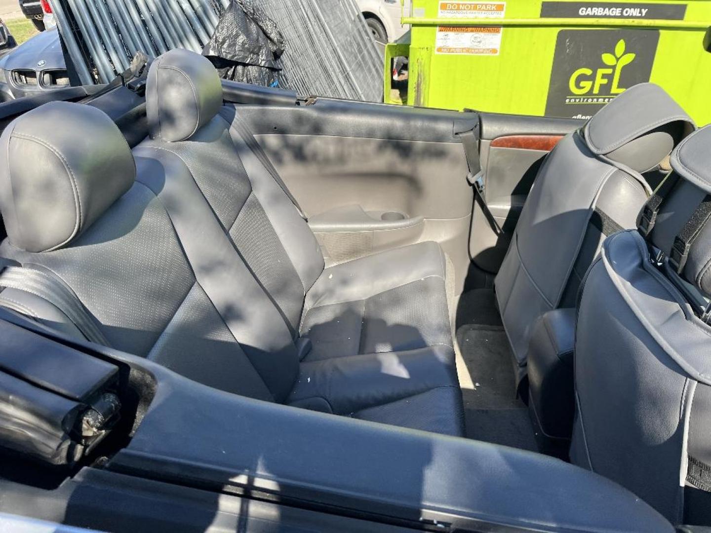 2006 BLUE TOYOTA CAMRY SOLARA SE Convertible (4T1FA38P46U) with an 3.3L V6 DOHC 24V engine, AUTOMATIC transmission, located at 2303 West Mt. Houston, Houston, 77038, (281) 507-3956, 29.771597, -95.339569 - Photo#4