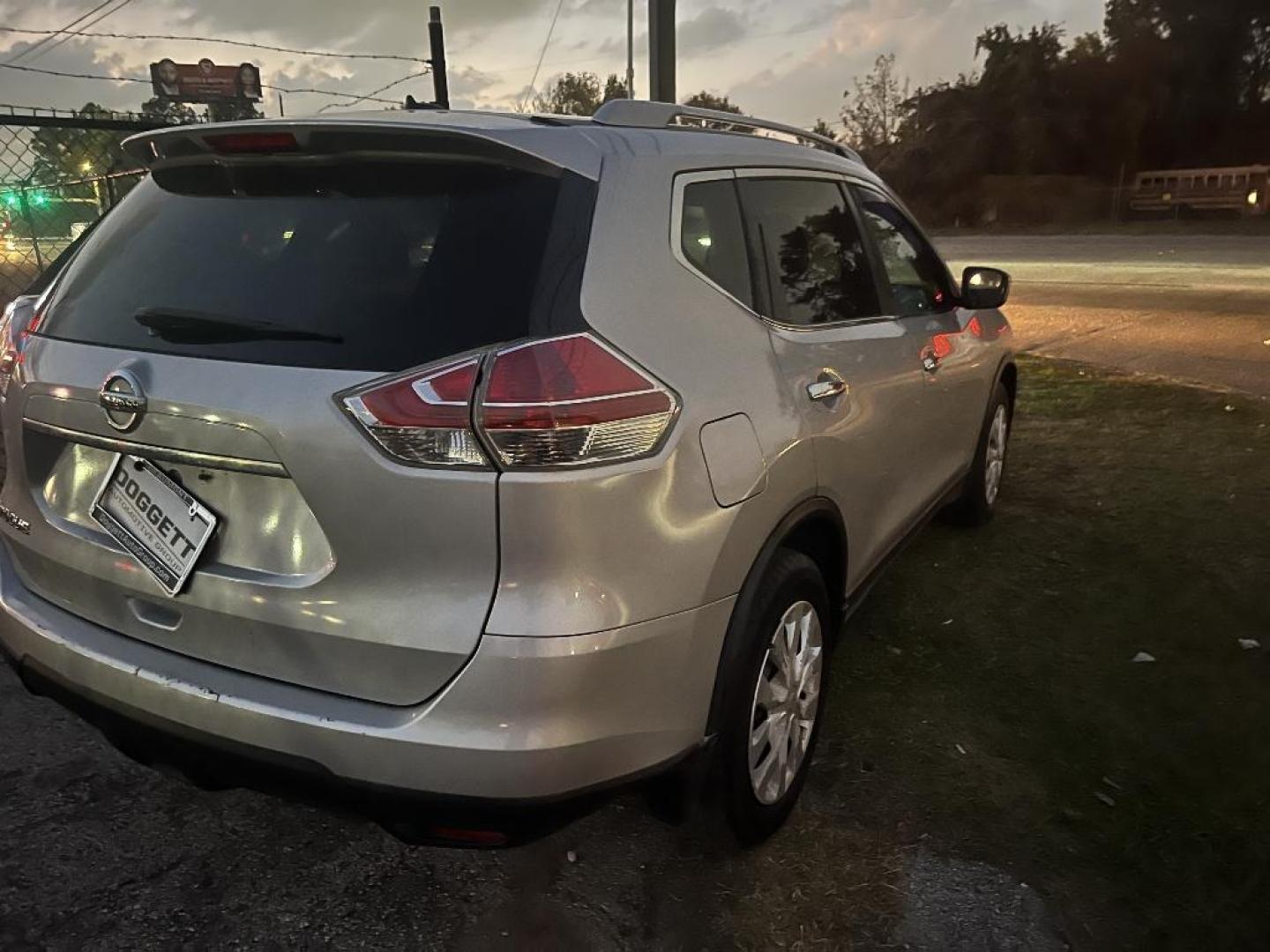2016 GRAY NISSAN ROGUE S 2WD (5N1AT2MT2GC) with an 2.5L L4 DOHC 16V engine, AUTOMATIC transmission, located at 2303 West Mt. Houston, Houston, 77038, (281) 507-3956, 29.771597, -95.339569 - Photo#2