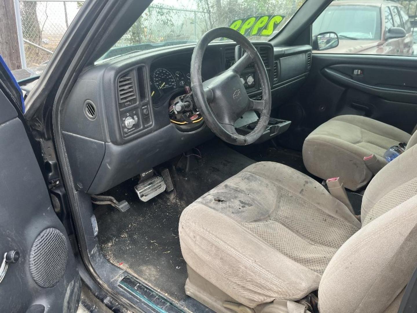 1999 BLACK CHEVROLET SILVERADO 1500 Regular Cab Short Bed 2WD (1GCEC14WXXZ) with an 4.3L V6 OHV 12V engine, AUTOMATIC transmission, located at 2303 West Mt. Houston, Houston, 77038, (281) 507-3956, 29.771597, -95.339569 - Photo#1