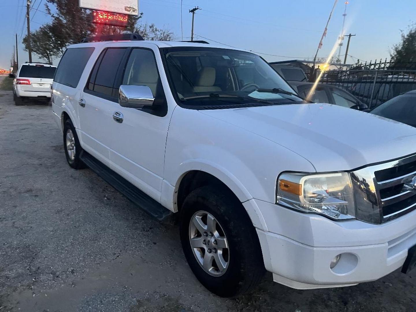 2010 WHITE FORD EXPEDITION EL XLT 2WD (1FMJK1F50AE) with an 5.4L V8 SOHC 16V FFV engine, AUTOMATIC transmission, located at 2303 West Mt. Houston, Houston, 77038, (281) 507-3956, 29.771597, -95.339569 - Photo#1