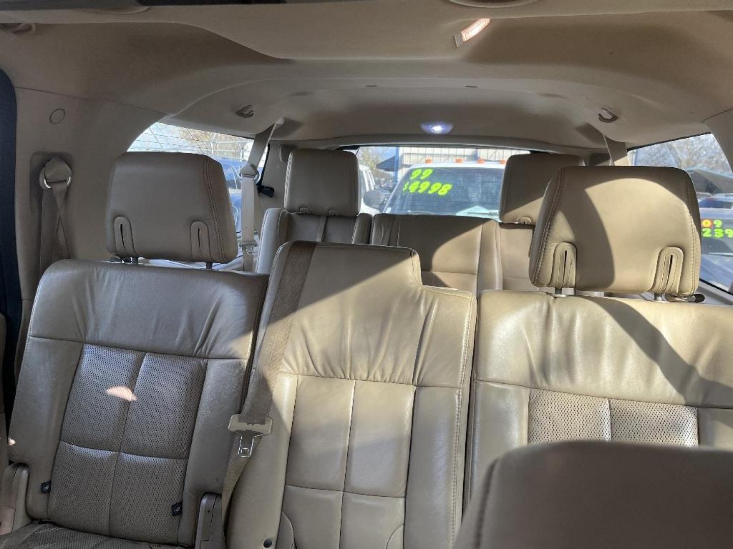 2010 WHITE LINCOLN NAVIGATOR L 4WD (5LMJJ3J55AE) with an 5.4L V8 SOHC 24V engine, AUTOMATIC transmission, located at 2303 West Mt. Houston, Houston, 77038, (281) 507-3956, 29.771597, -95.339569 - Photo#3