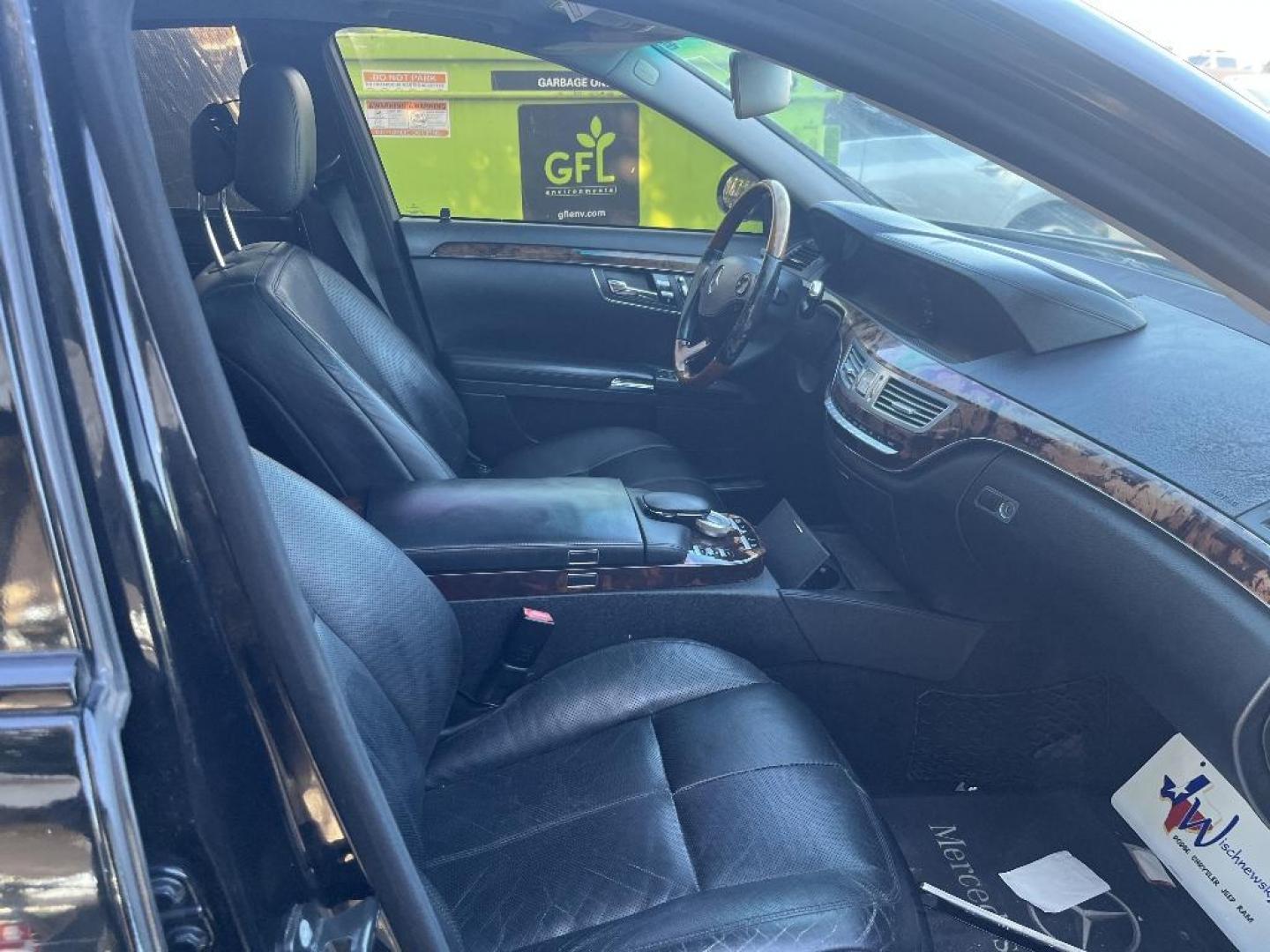 2008 BLACK MERCEDES-BENZ S-CLASS S550 (WDDNG71X38A) with an 5.5L V8 DOHC 32V engine, AUTOMATIC transmission, located at 2303 West Mt. Houston, Houston, 77038, (281) 507-3956, 29.771597, -95.339569 - Photo#1