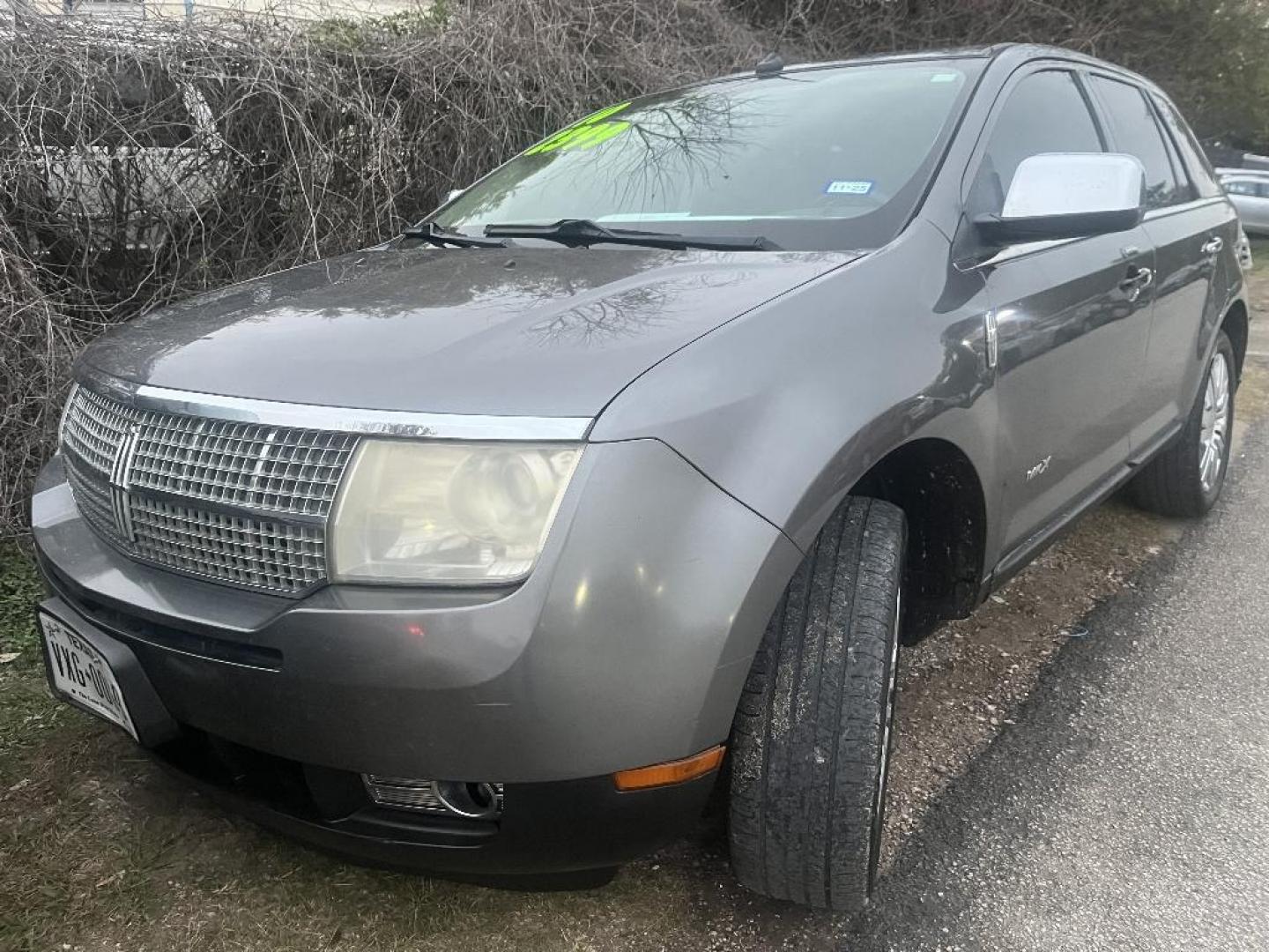 2010 GRAY LINCON MKX FWD (2LMDJ6JC4AB) with an 3.5L V6 DOHC 24V engine, AUTOMATIC transmission, located at 2303 West Mt. Houston, Houston, 77038, (281) 507-3956, 29.771597, -95.339569 - Photo#0