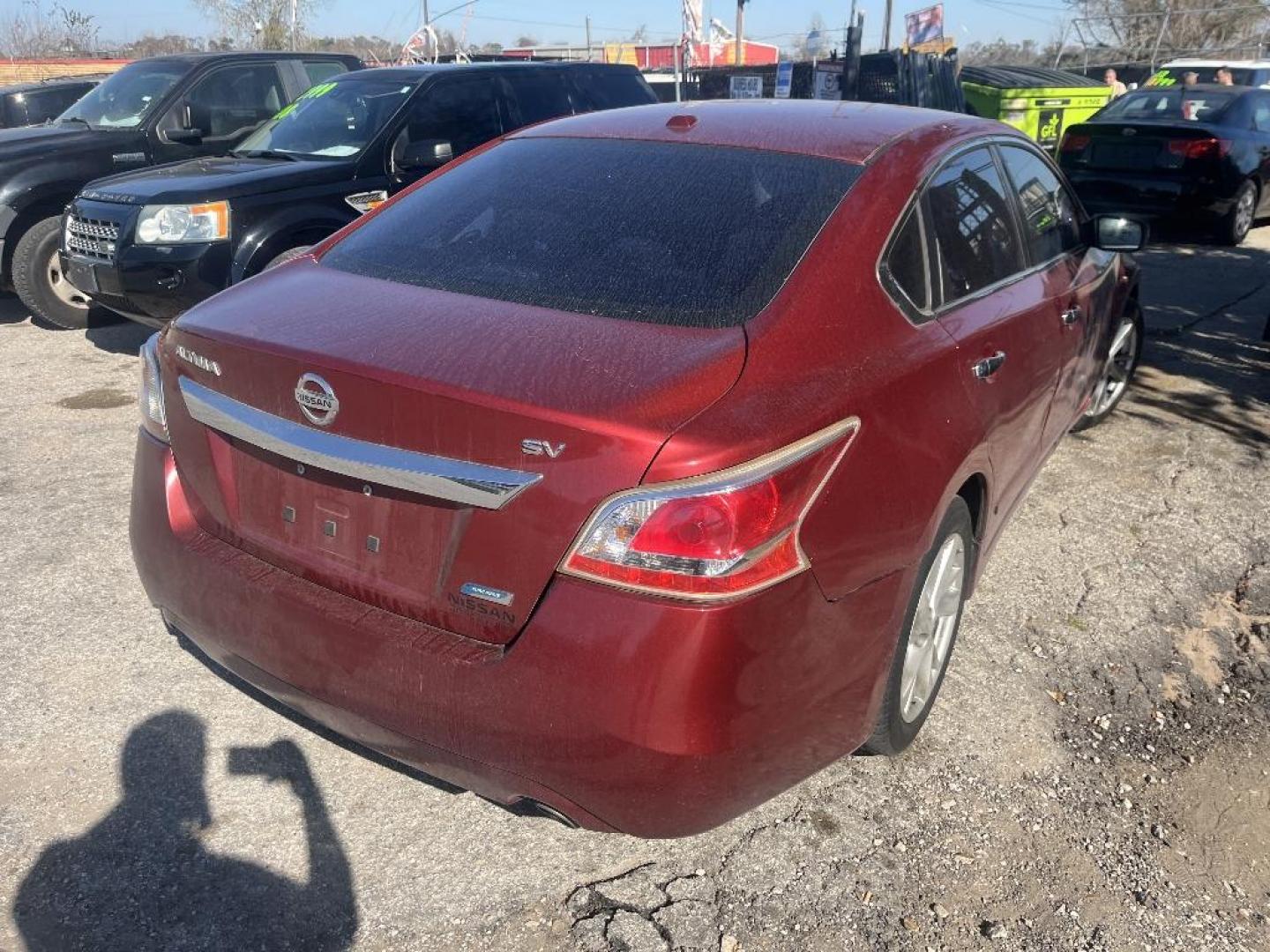 2014 RED NISSAN ALTIMA 2.5 SL (1N4AL3AP7EN) with an 2.5L L4 DOHC 16V engine, AUTOMATIC transmission, located at 2303 West Mt. Houston, Houston, 77038, (281) 507-3956, 29.771597, -95.339569 - Photo#2