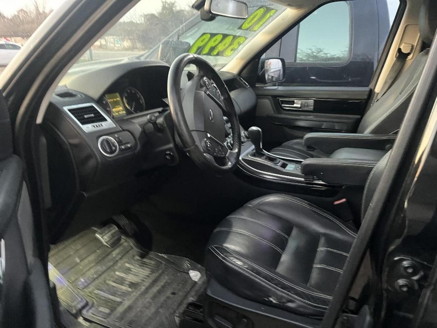2010 BLACK LAND ROVER RANGE ROVER SPORT Supercharged (SALSH2E47AA) with an 4.2L V8 DOHC 32V SUPERCHARGED engine, AUTOMATIC transmission, located at 2303 West Mt. Houston, Houston, 77038, (281) 507-3956, 29.771597, -95.339569 - Photo#2