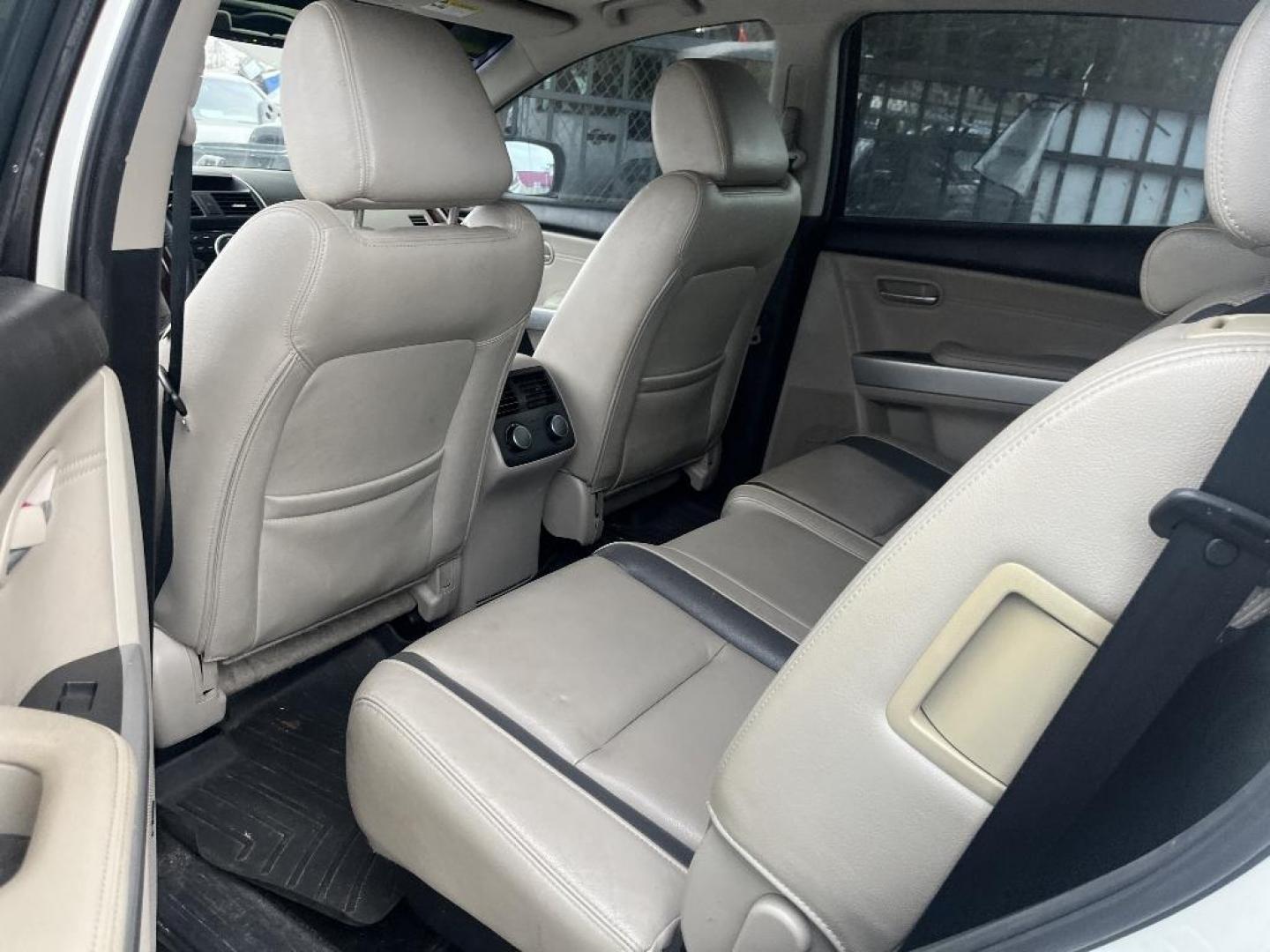 2008 WHITE MAZDA CX-9 Grand Touring FWD (JM3TB28A580) with an 3.7L V6 DOHC 24V engine, AUTOMATIC transmission, located at 2303 West Mt. Houston, Houston, 77038, (281) 507-3956, 29.771597, -95.339569 - Photo#3