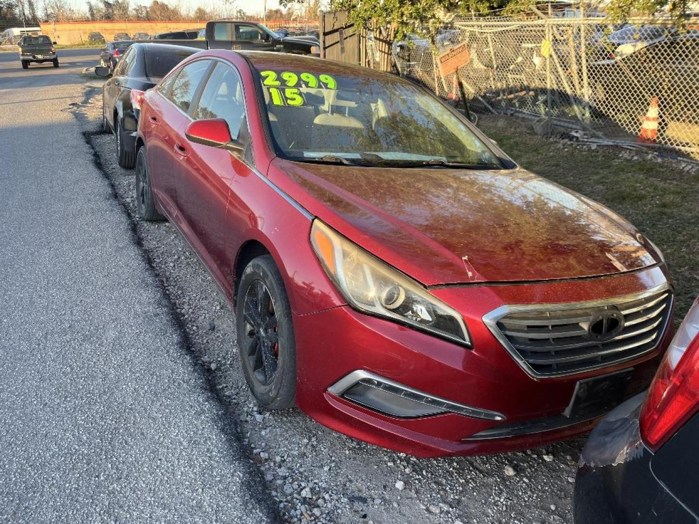 2015 RED HYUNDAI SONATA SE (5NPE24AF6FH) with an 2.4L L4 DOHC 16V engine, AUTOMATIC transmission, located at 2303 West Mt. Houston, Houston, 77038, (281) 507-3956, 29.771597, -95.339569 - Photo#0