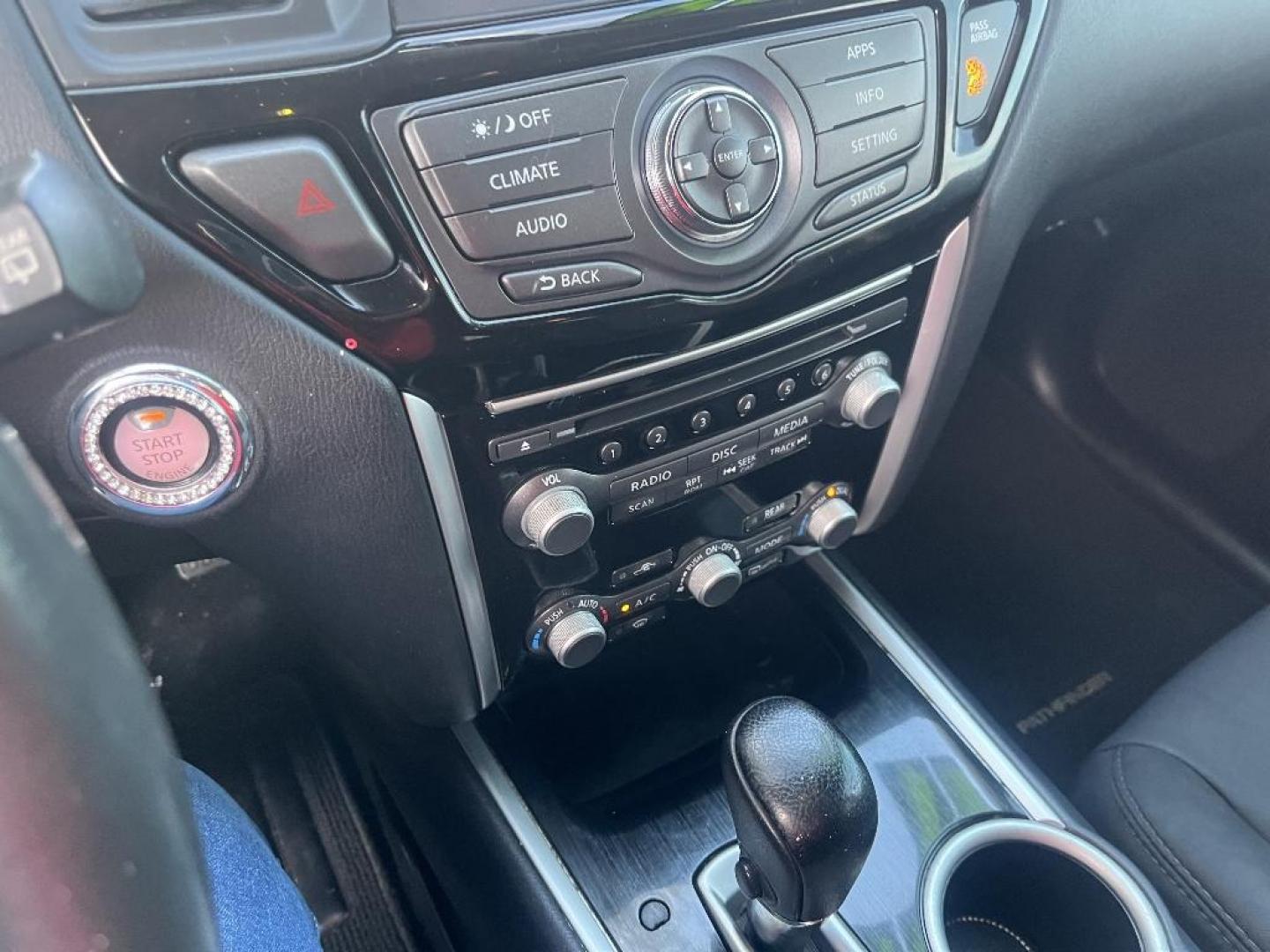 2017 BLUE NISSAN PATHFINDER Platinum 2WD (5N1DR2MN9HC) with an 3.5L V6 DOHC 24V engine, AUTOMATIC transmission, located at 2303 West Mt. Houston, Houston, 77038, (281) 507-3956, 29.771597, -95.339569 - Photo#4