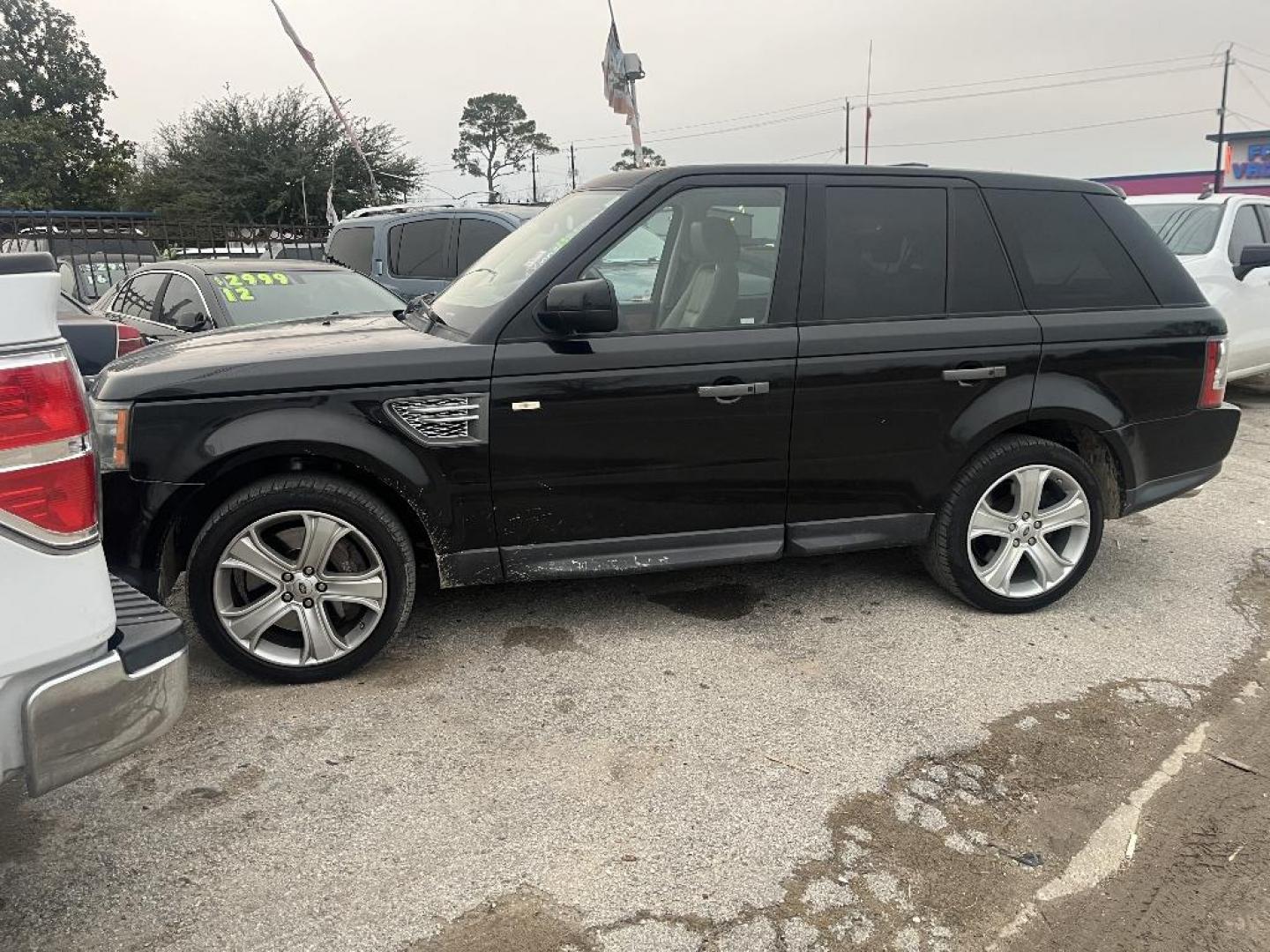 2010 BLACK LAND ROVER RANGE ROVER SPORT Supercharged (SALSH2E49AA) with an 4.2L V8 DOHC 32V SUPERCHARGED engine, AUTOMATIC transmission, located at 2303 West Mt. Houston, Houston, 77038, (281) 507-3956, 29.771597, -95.339569 - Photo#0