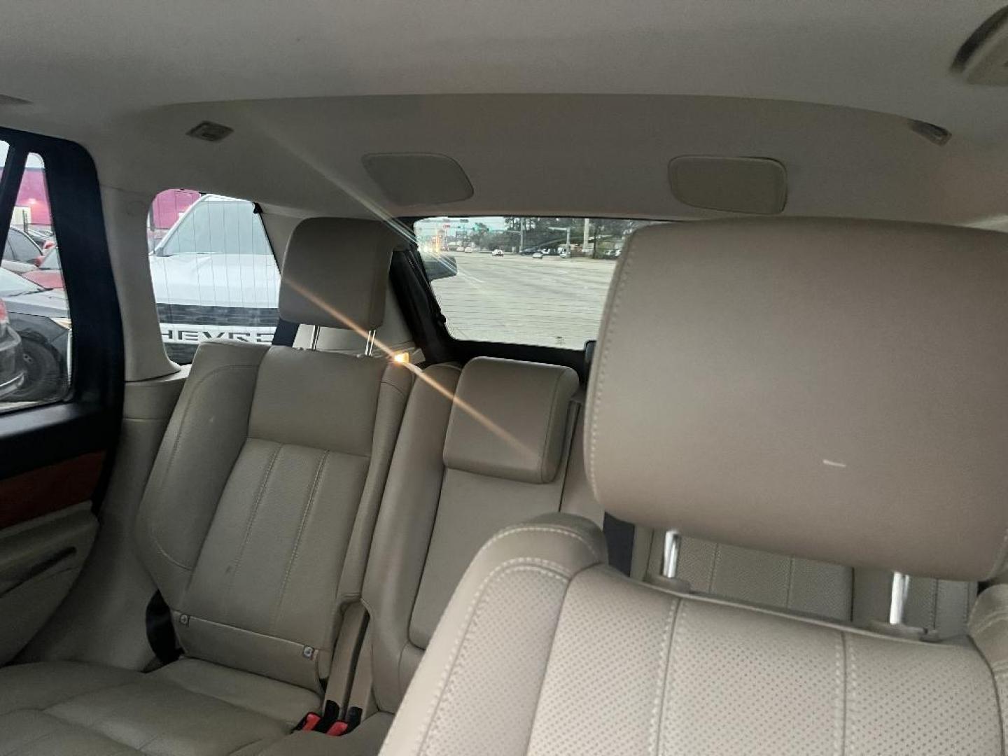 2010 BLACK LAND ROVER RANGE ROVER SPORT Supercharged (SALSH2E49AA) with an 4.2L V8 DOHC 32V SUPERCHARGED engine, AUTOMATIC transmission, located at 2303 West Mt. Houston, Houston, 77038, (281) 507-3956, 29.771597, -95.339569 - Photo#4