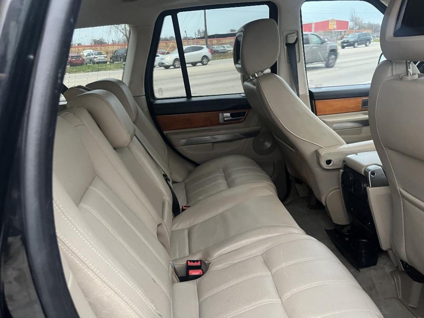 2010 BLACK LAND ROVER RANGE ROVER SPORT Supercharged (SALSH2E49AA) with an 4.2L V8 DOHC 32V SUPERCHARGED engine, AUTOMATIC transmission, located at 2303 West Mt. Houston, Houston, 77038, (281) 507-3956, 29.771597, -95.339569 - Photo#8