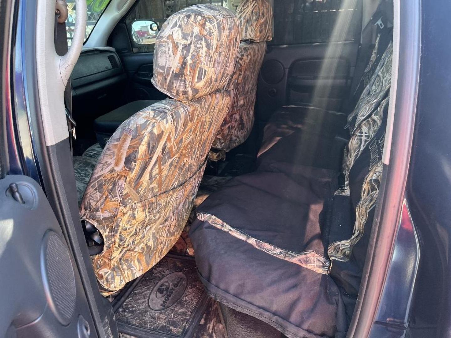 2004 BLUE DODGE RAM 1500 ST Quad Cab 2WD (1D7HA18N74S) with an 4.7L V8 SOHC 16V engine, AUTOMATIC transmission, located at 2303 West Mt. Houston, Houston, 77038, (281) 507-3956, 29.771597, -95.339569 - Photo#3