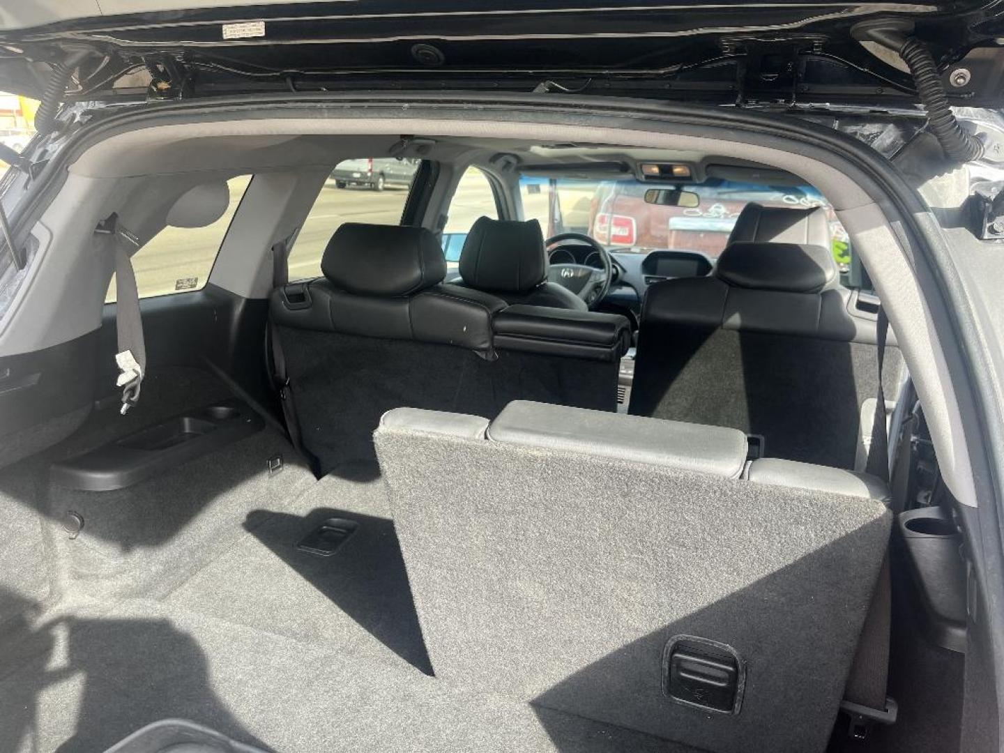 2007 BLACK ACURA MDX Tech Package with Rear DVD System (2HNYD28457H) with an 3.7L V6 SOHC 24V engine, AUTOMATIC transmission, located at 2303 West Mt. Houston, Houston, 77038, (281) 507-3956, 29.771597, -95.339569 - Photo#6