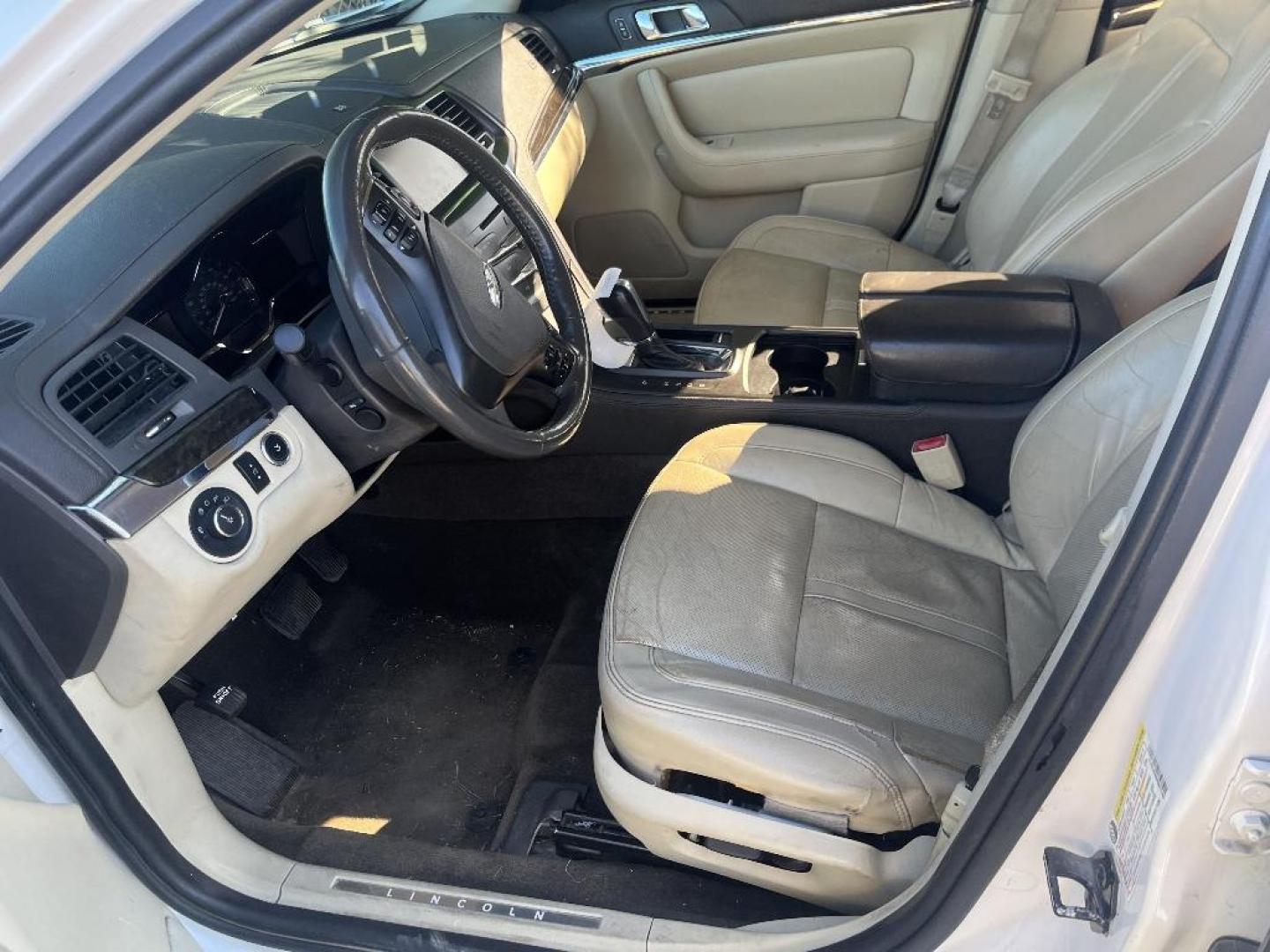 2013 WHITE LINCOLN MKS FWD (1LNHL9DK9DG) with an 3.5L V6 DOHC 24V engine, AUTOMATIC transmission, located at 2303 West Mt. Houston, Houston, 77038, (281) 507-3956, 29.771597, -95.339569 - Photo#2