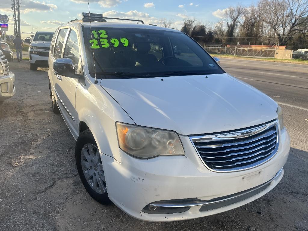 photo of 2012 CHRYSLER TOWN  and  COUNTRY Touring-L