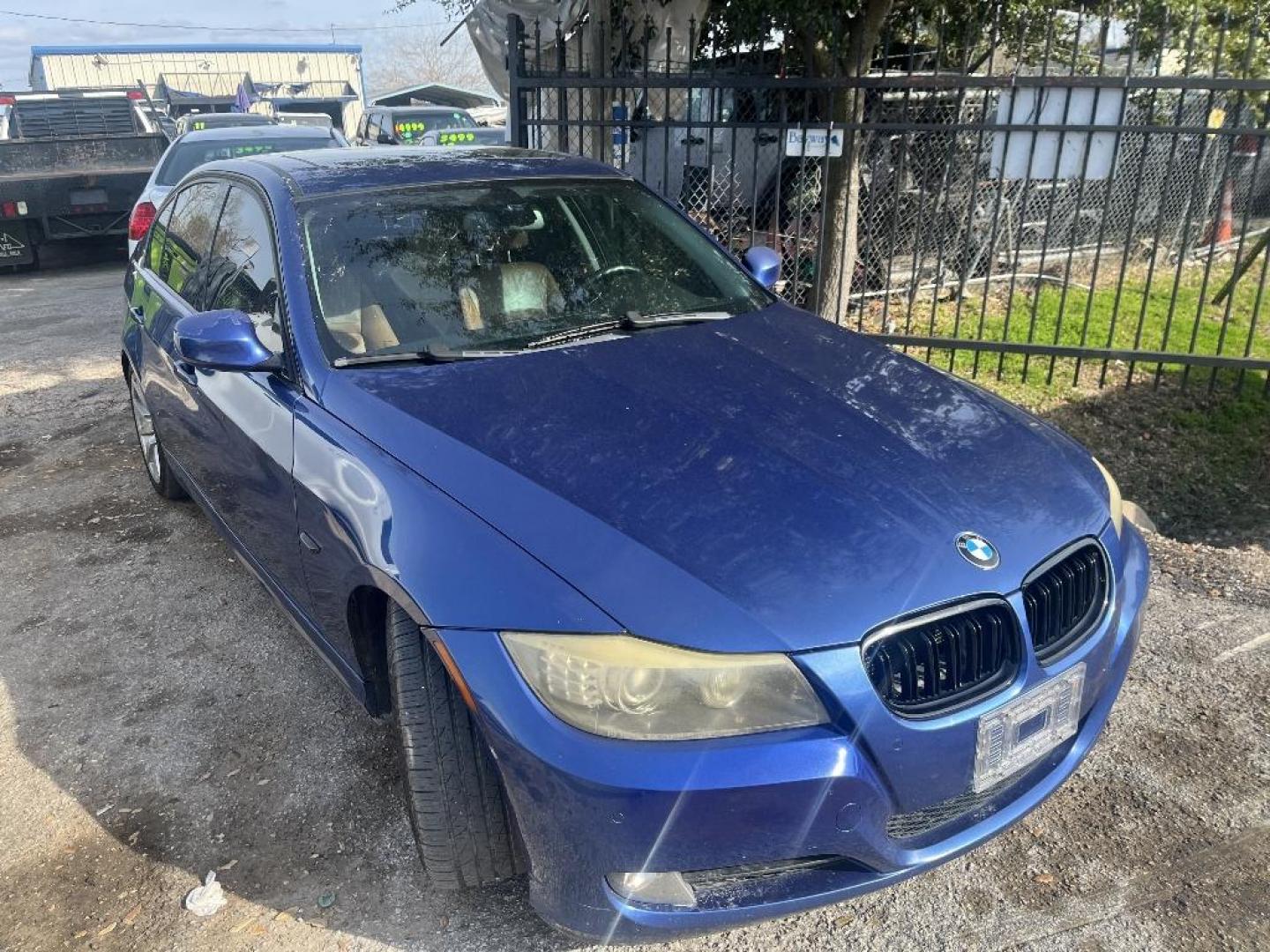 2009 BLUE BMW 3-SERIES 328i (WBAPH775X9N) with an 3.0L L6 DOHC 24V engine, AUTOMATIC transmission, located at 2303 West Mt. Houston, Houston, 77038, (281) 507-3956, 29.771597, -95.339569 - Photo#0
