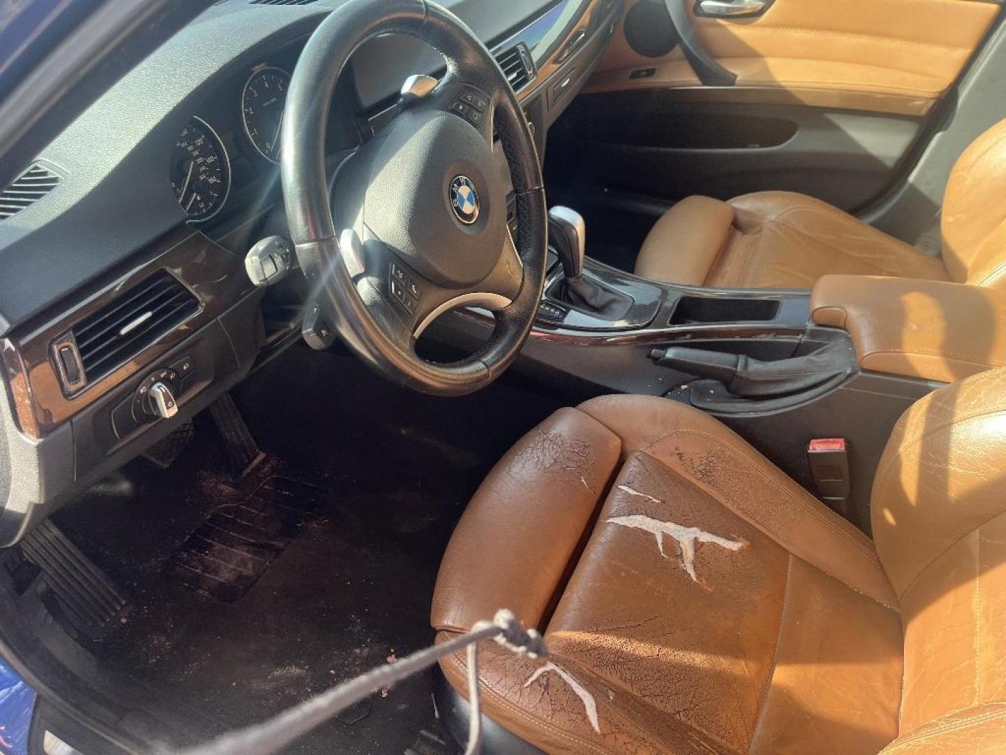 2009 BLUE BMW 3-SERIES 328i (WBAPH775X9N) with an 3.0L L6 DOHC 24V engine, AUTOMATIC transmission, located at 2303 West Mt. Houston, Houston, 77038, (281) 507-3956, 29.771597, -95.339569 - Photo#2