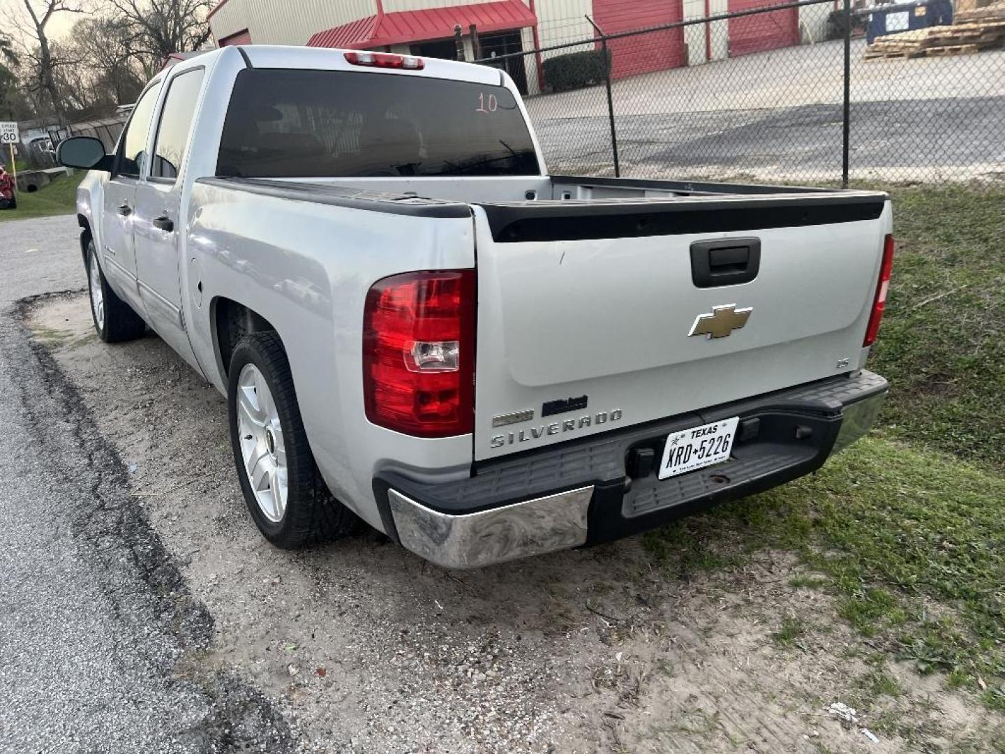 2010 BROWN CHEVROLET SILVERADO 1500 LS Crew Cab 2WD (3GCRCREA6AG) with an 4.8L V8 OHV 16V engine, AUTOMATIC transmission, located at 2303 West Mt. Houston, Houston, 77038, (281) 507-3956, 29.771597, -95.339569 - Photo#4
