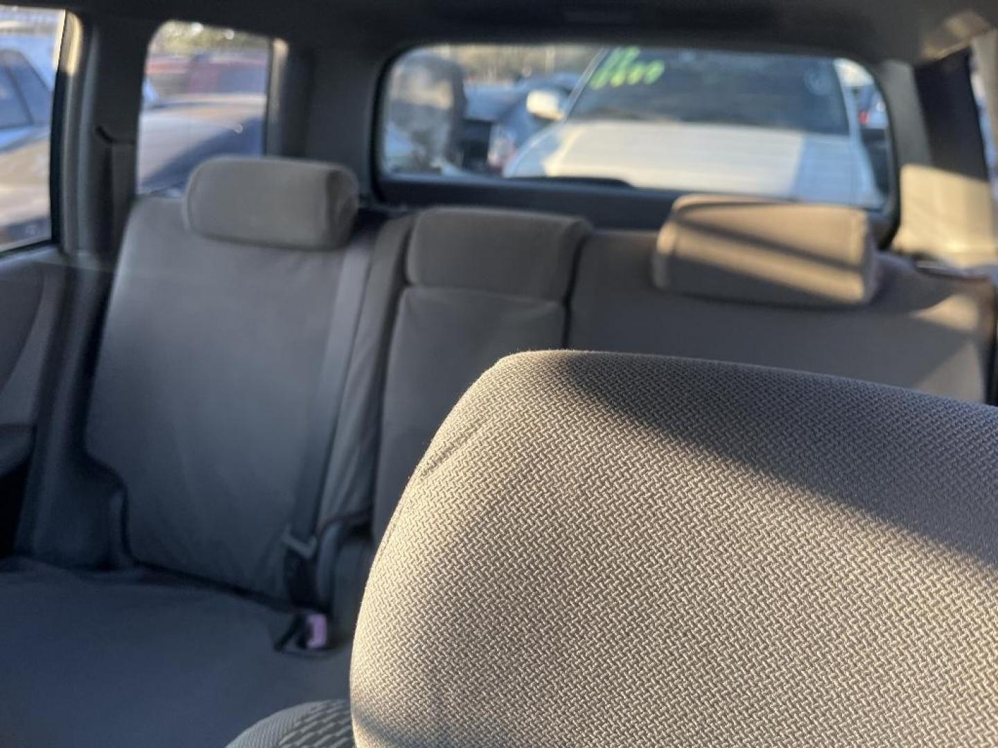 2005 GRAY TOYOTA HIGHLANDER Limited V6 2WD (JTEGP21A150) with an 3.3L V6 DOHC 24V engine, AUTOMATIC transmission, located at 2303 West Mt. Houston, Houston, 77038, (281) 507-3956, 29.771597, -95.339569 - Photo#2