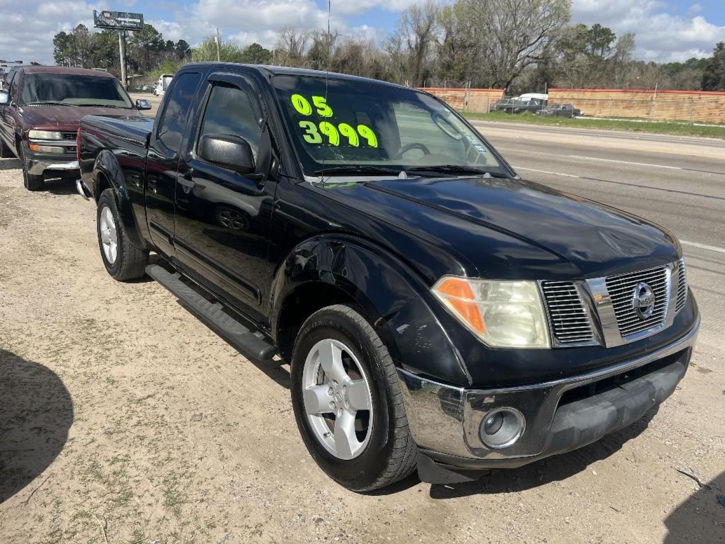 2005 BLACK NISSAN FRONTIER SE King Cab 2WD (1N6AD06U15C) with an 4.0L V6 DOHC 24V engine, AUTOMATIC transmission, located at 2303 West Mt. Houston, Houston, 77038, (281) 507-3956, 29.771597, -95.339569 - Photo#0
