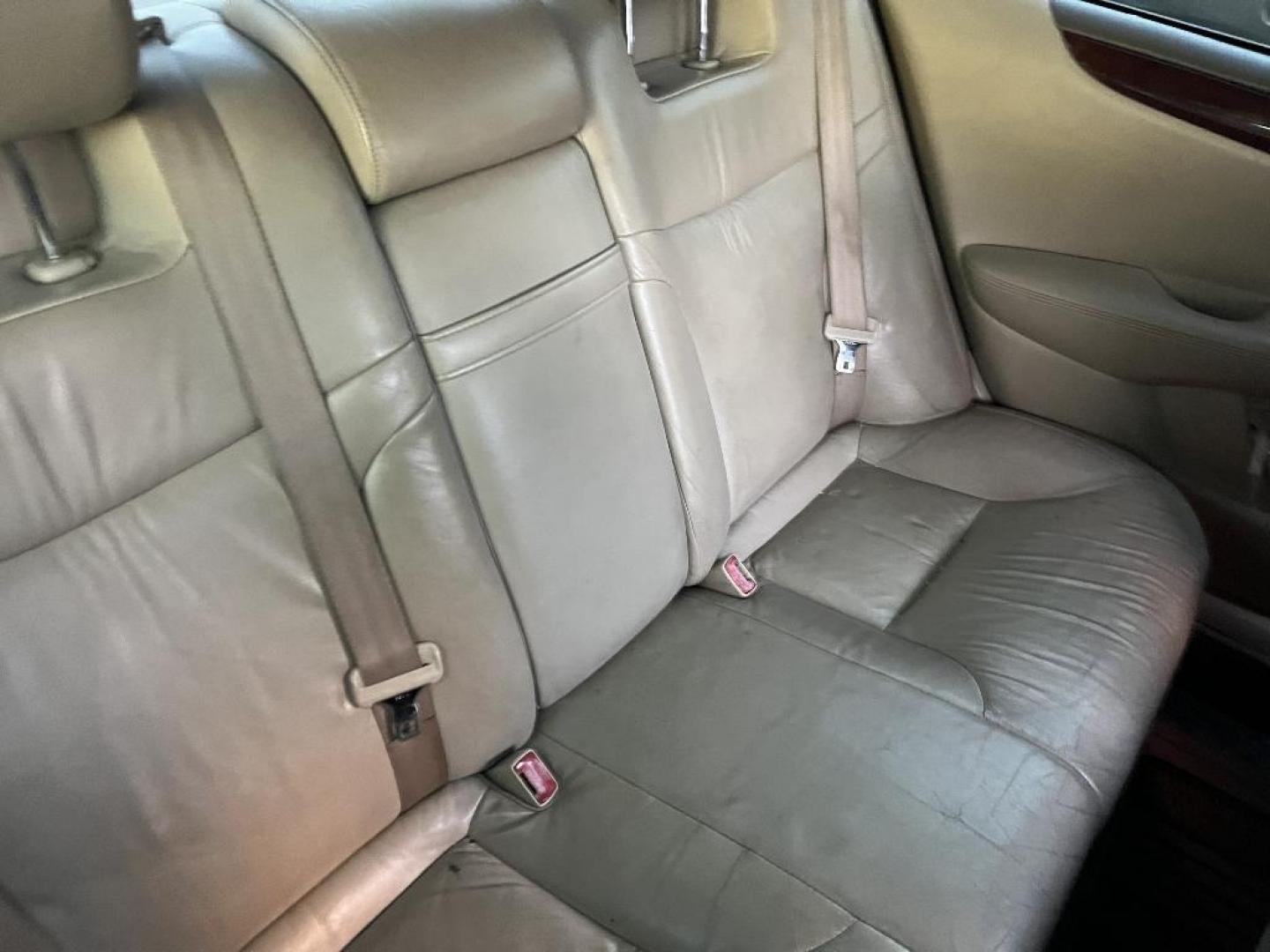 2002 BLACK LEXUS ES 300 Sedan (JTHBF30G820) with an 3.0L V6 DOHC 24V engine, AUTOMATIC transmission, located at 2303 West Mt. Houston, Houston, 77038, (281) 507-3956, 29.771597, -95.339569 - Photo#4