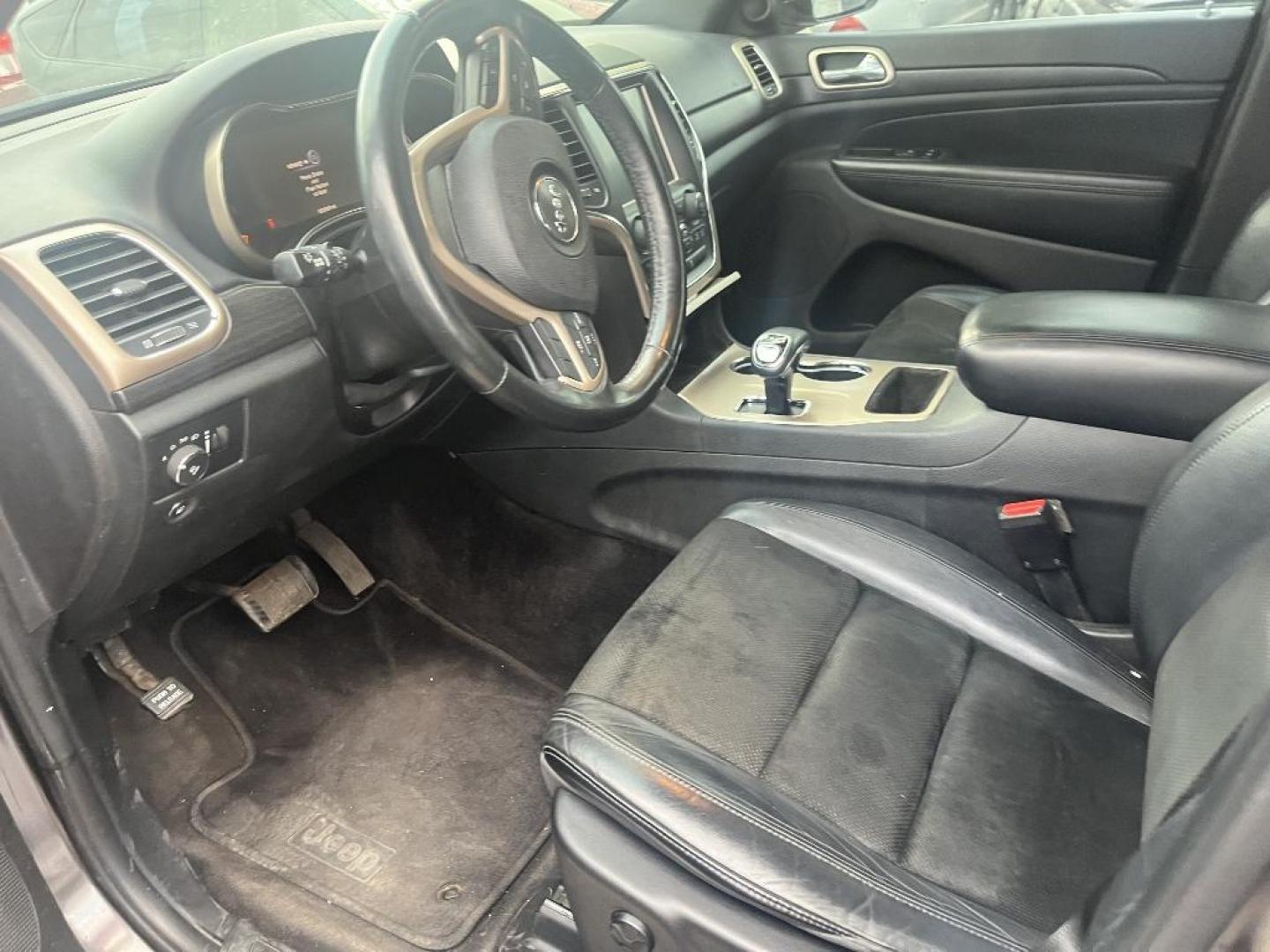 2015 BLUE JEEP GRAND CHEROKEE Laredo 4WD (1C4RJFAG9FC) with an 3.6L V6 DOHC 24V engine, AUTOMATIC transmission, located at 2303 West Mt. Houston, Houston, 77038, (281) 507-3956, 29.771597, -95.339569 - Photo#4