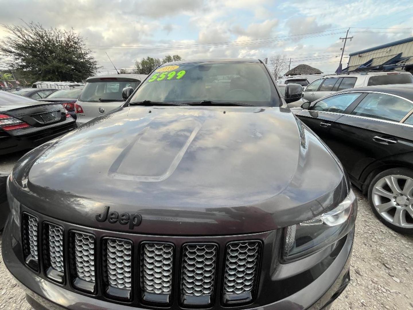 2015 BLUE JEEP GRAND CHEROKEE Laredo 4WD (1C4RJFAG9FC) with an 3.6L V6 DOHC 24V engine, AUTOMATIC transmission, located at 2303 West Mt. Houston, Houston, 77038, (281) 507-3956, 29.771597, -95.339569 - Photo#5