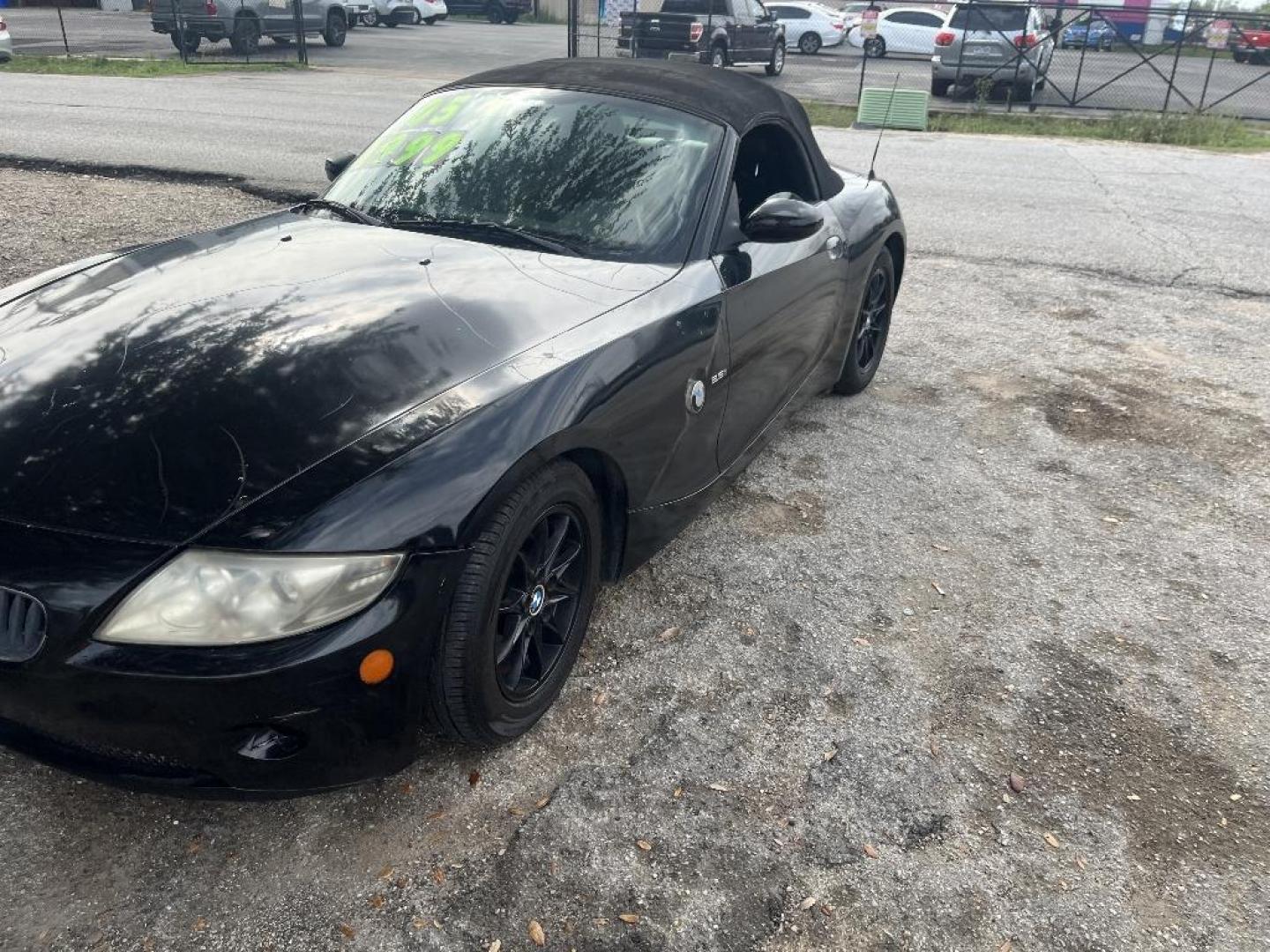 2005 BLACK BMW Z4 2.5i (4USBT33545L) with an 2.5L L6 DOHC 24V engine, MANUAL transmission, located at 2303 West Mt. Houston, Houston, 77038, (281) 507-3956, 29.771597, -95.339569 - Photo#4