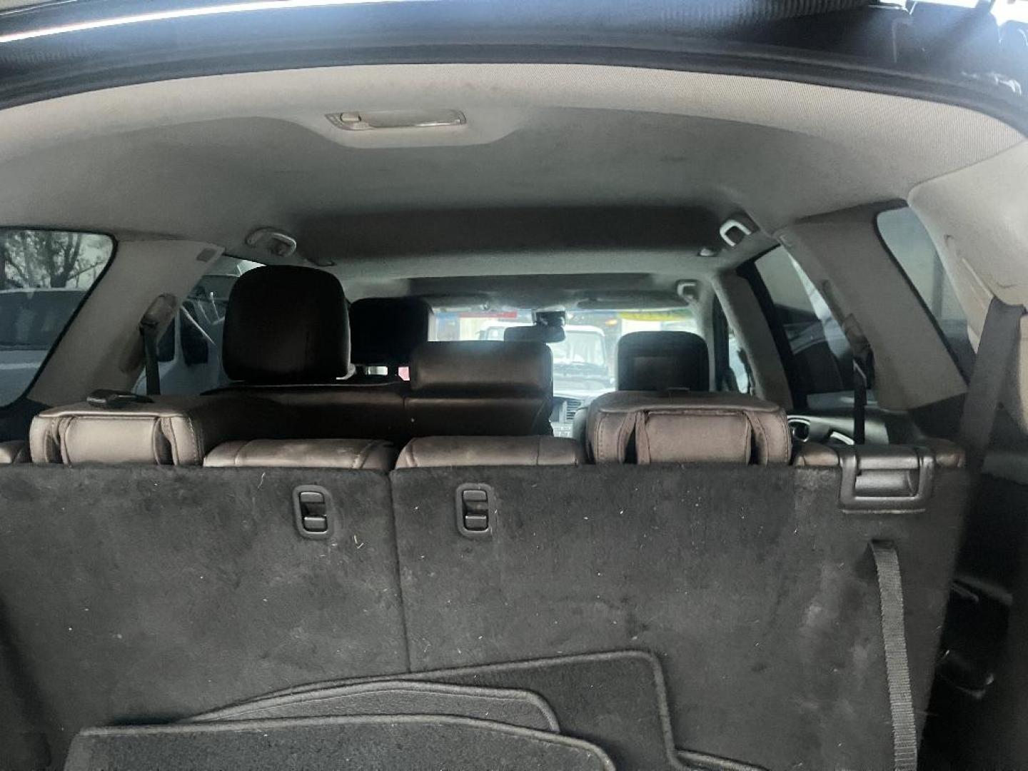 2015 BLACK INFINITI QX60 Base FWD (5N1AL0MN9FC) with an 3.5L V6 DOHC 24V engine, AUTOMATIC transmission, located at 2303 West Mt. Houston, Houston, 77038, (281) 507-3956, 29.771597, -95.339569 - Photo#4