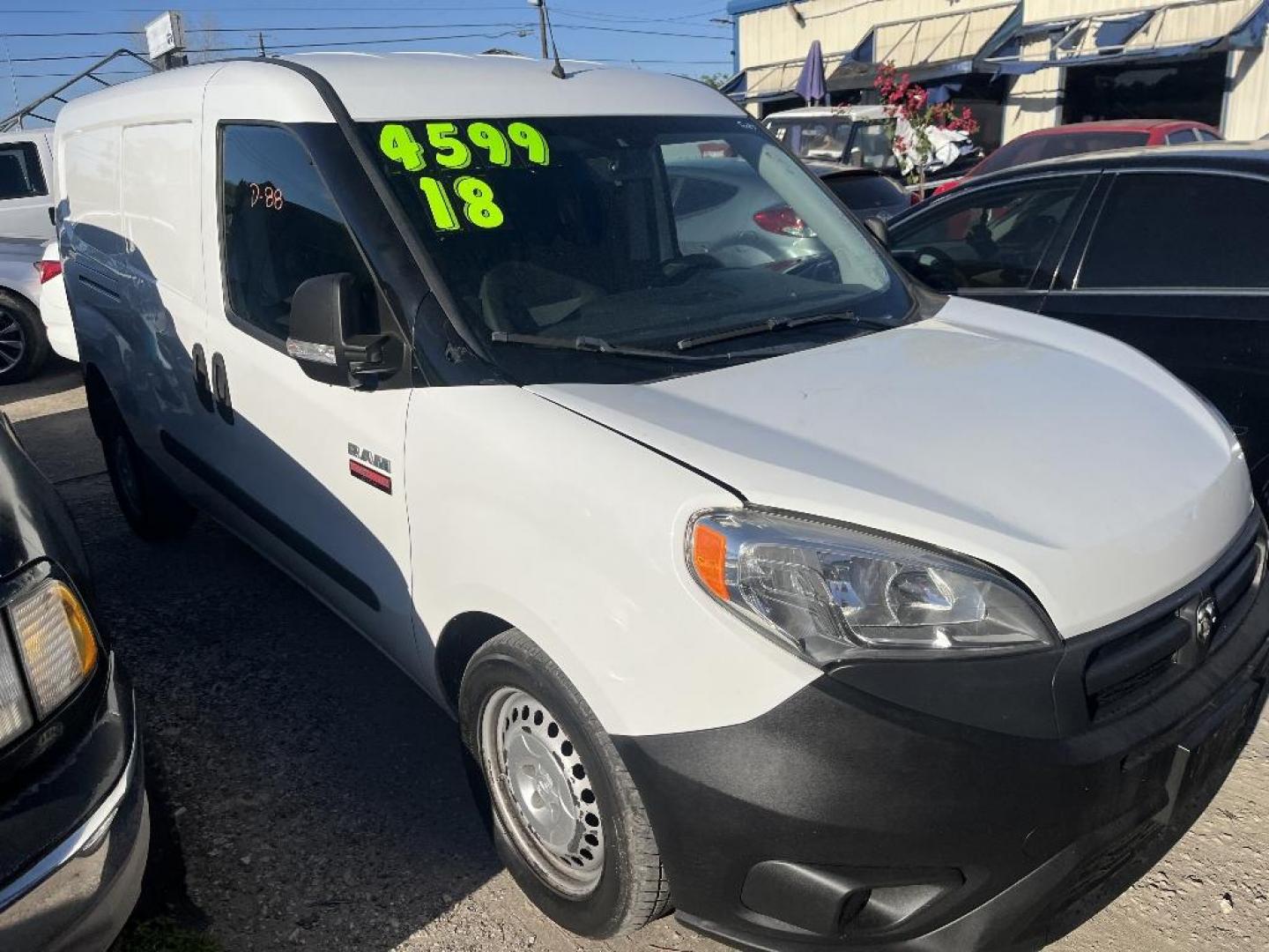 2018 WHITE RAM PROMASTER CITY Wagon (ZFBERFAB7J6) with an 2.4L L4 engine, AUTOMATIC transmission, located at 2303 West Mt. Houston, Houston, 77038, (281) 507-3956, 29.771597, -95.339569 - Photo#0