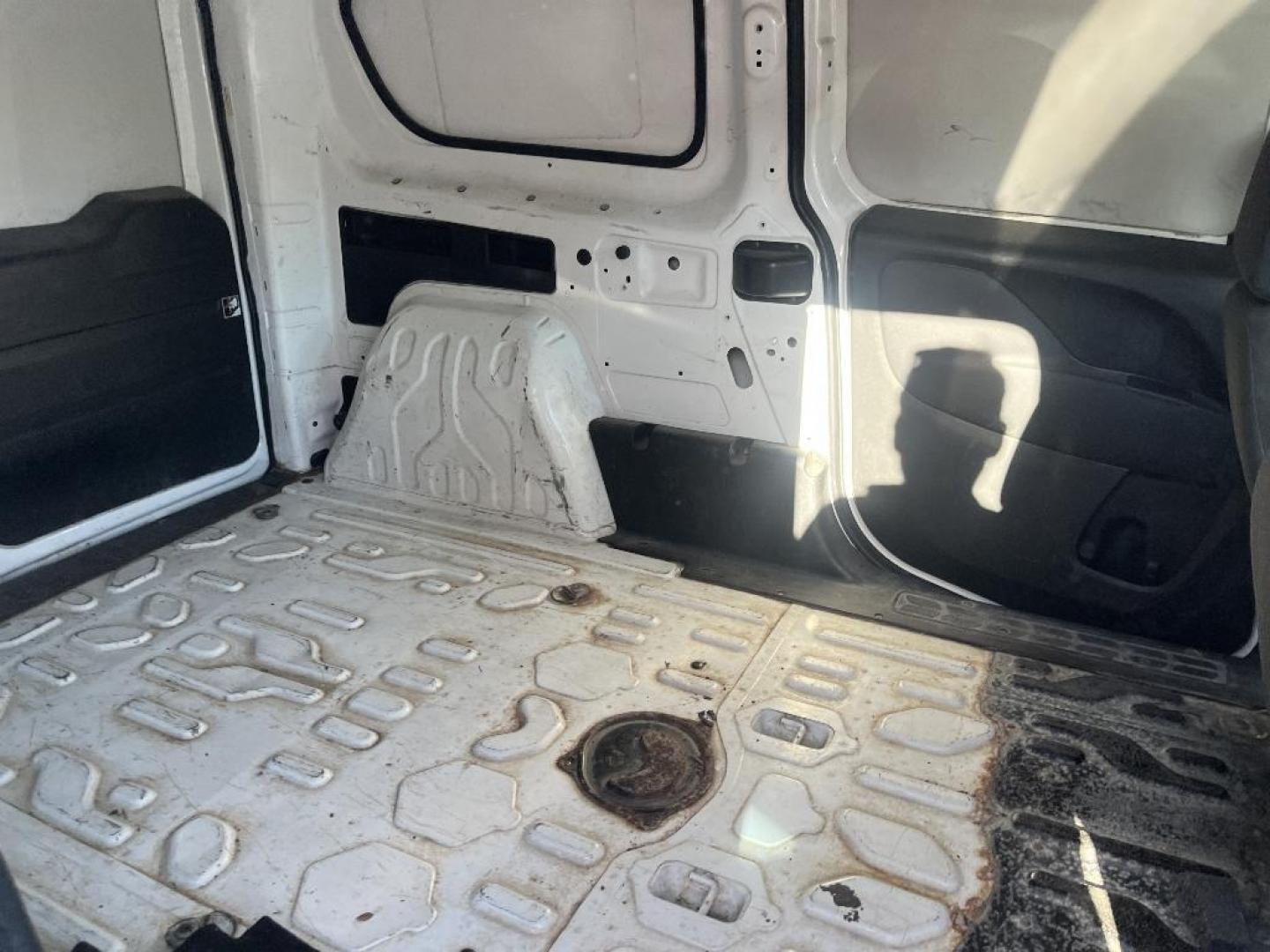 2018 WHITE RAM PROMASTER CITY Wagon (ZFBERFAB7J6) with an 2.4L L4 engine, AUTOMATIC transmission, located at 2303 West Mt. Houston, Houston, 77038, (281) 507-3956, 29.771597, -95.339569 - Photo#2
