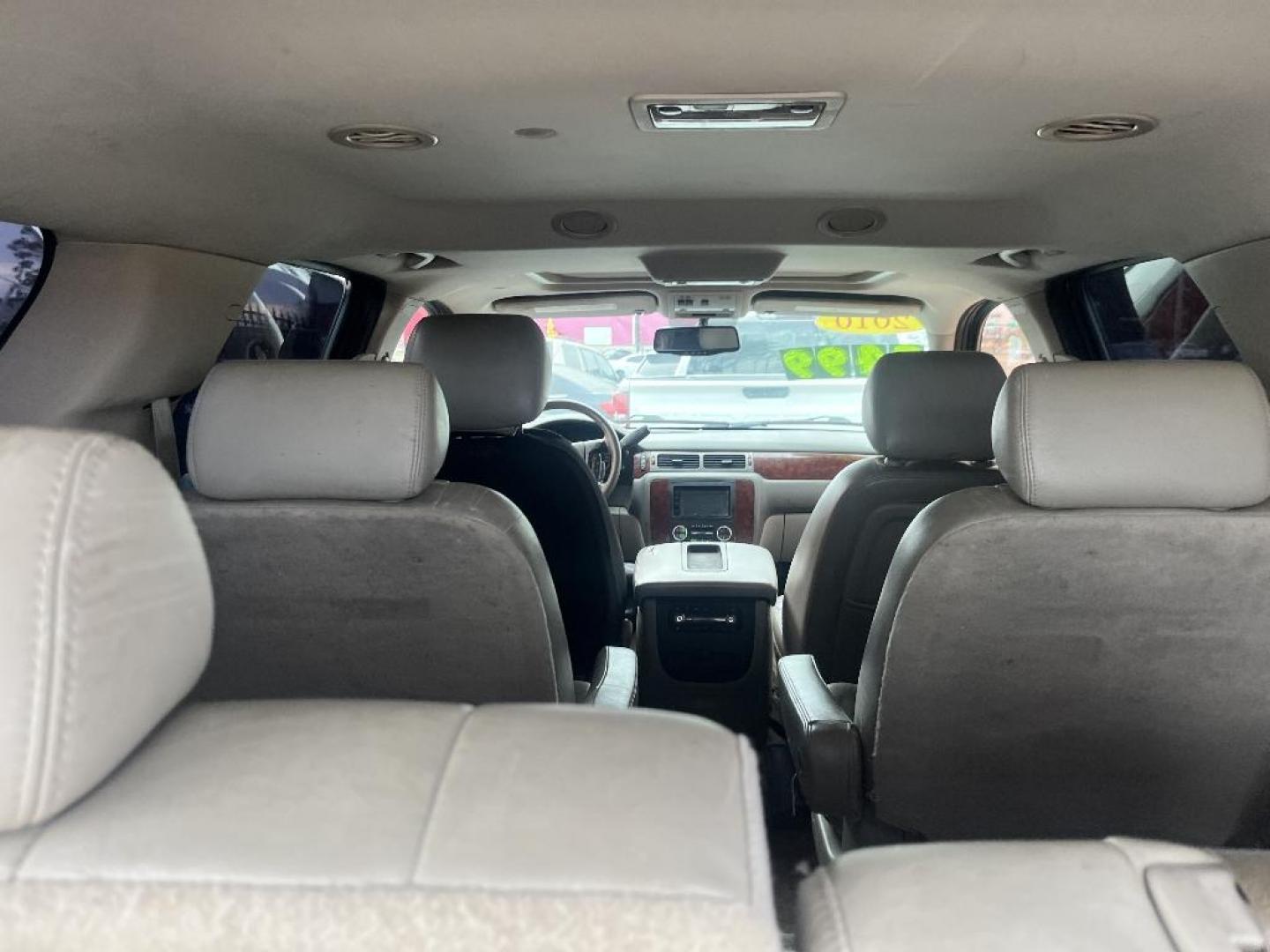 2010 GRAY CHEVROLET TAHOE LT 2WD (1GNUCBE02AR) with an 5.3L V8 OHV 16V FFV engine, AUTOMATIC transmission, located at 2303 West Mt. Houston, Houston, 77038, (281) 507-3956, 29.771597, -95.339569 - Photo#3