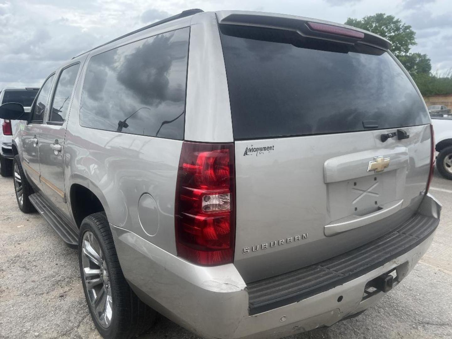 2007 BROWN CHEVROLET SUBURBAN LS 1500 2WD (3GNFC16077G) with an 5.3L V8 OHV 16V FFV engine, AUTOMATIC transmission, located at 2303 West Mt. Houston, Houston, 77038, (281) 507-3956, 29.771597, -95.339569 - Photo#3